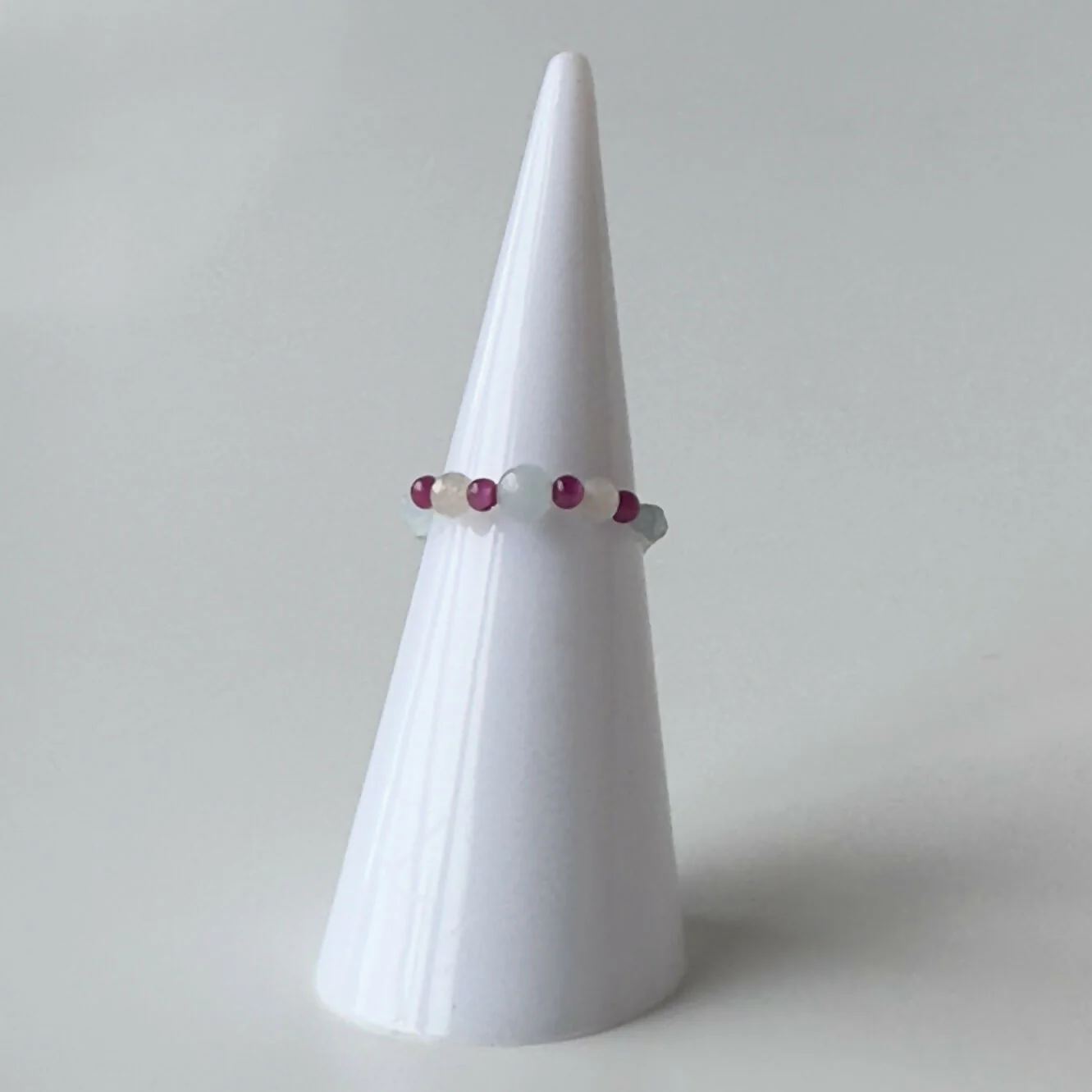 HEALING CRYSTAL STRETCH RING TO HELP WITH COURAGE - Image 4