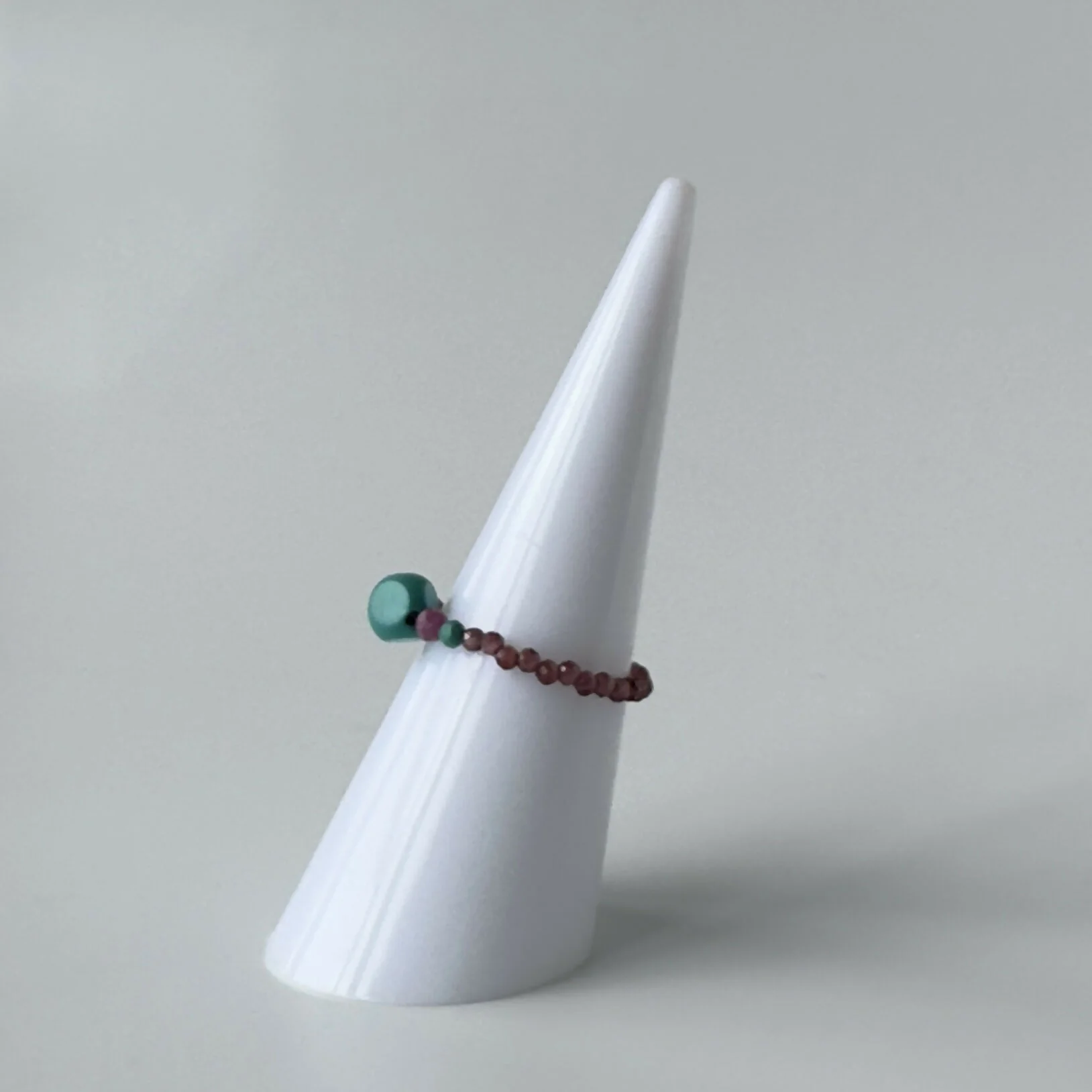 HEALING CRYSTAL STRETCH RING TO HELP WITH COURAGE - Image 5