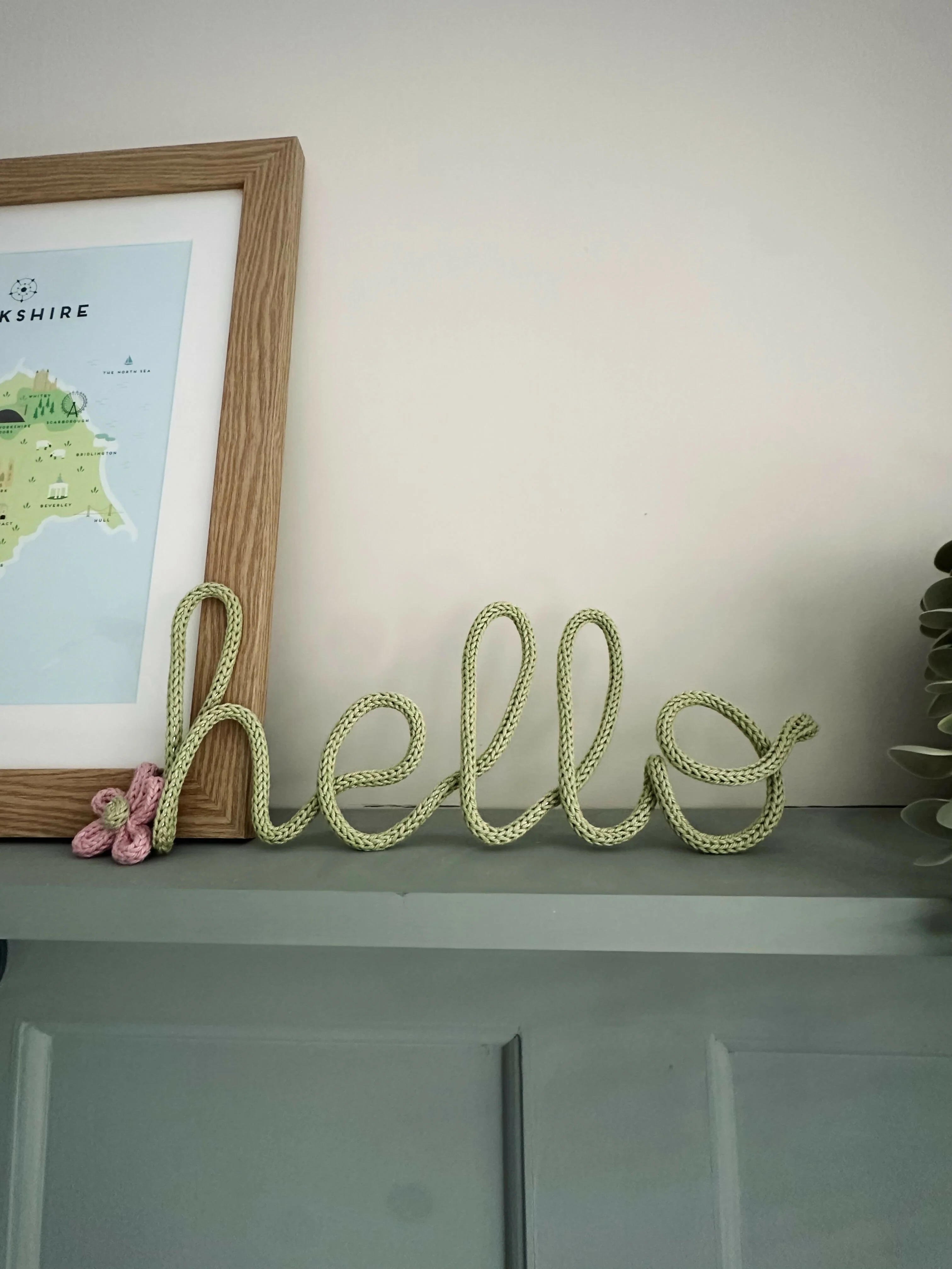 Hello - Flower Wire Sign - Image 2