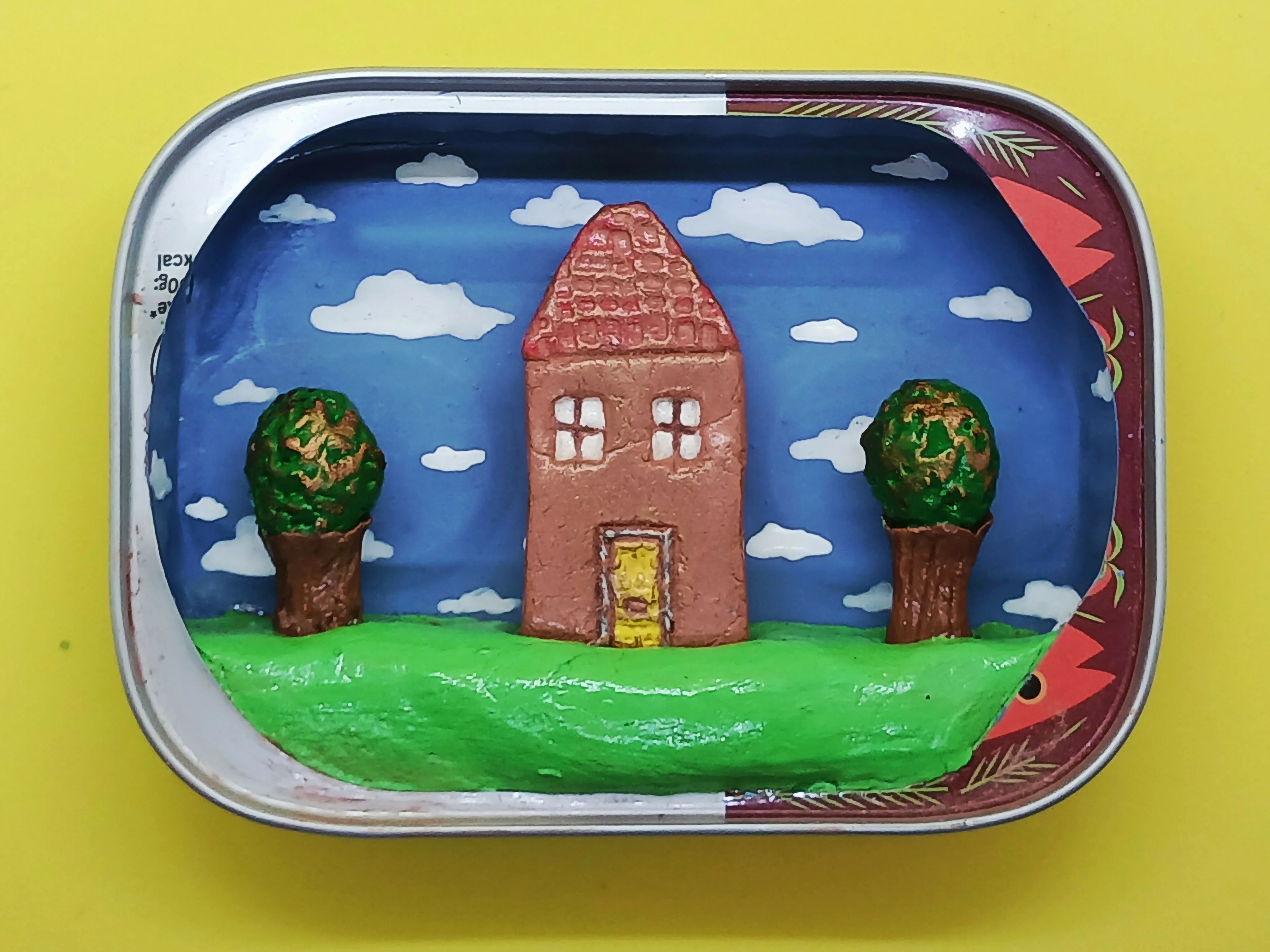 House and Tree Tin