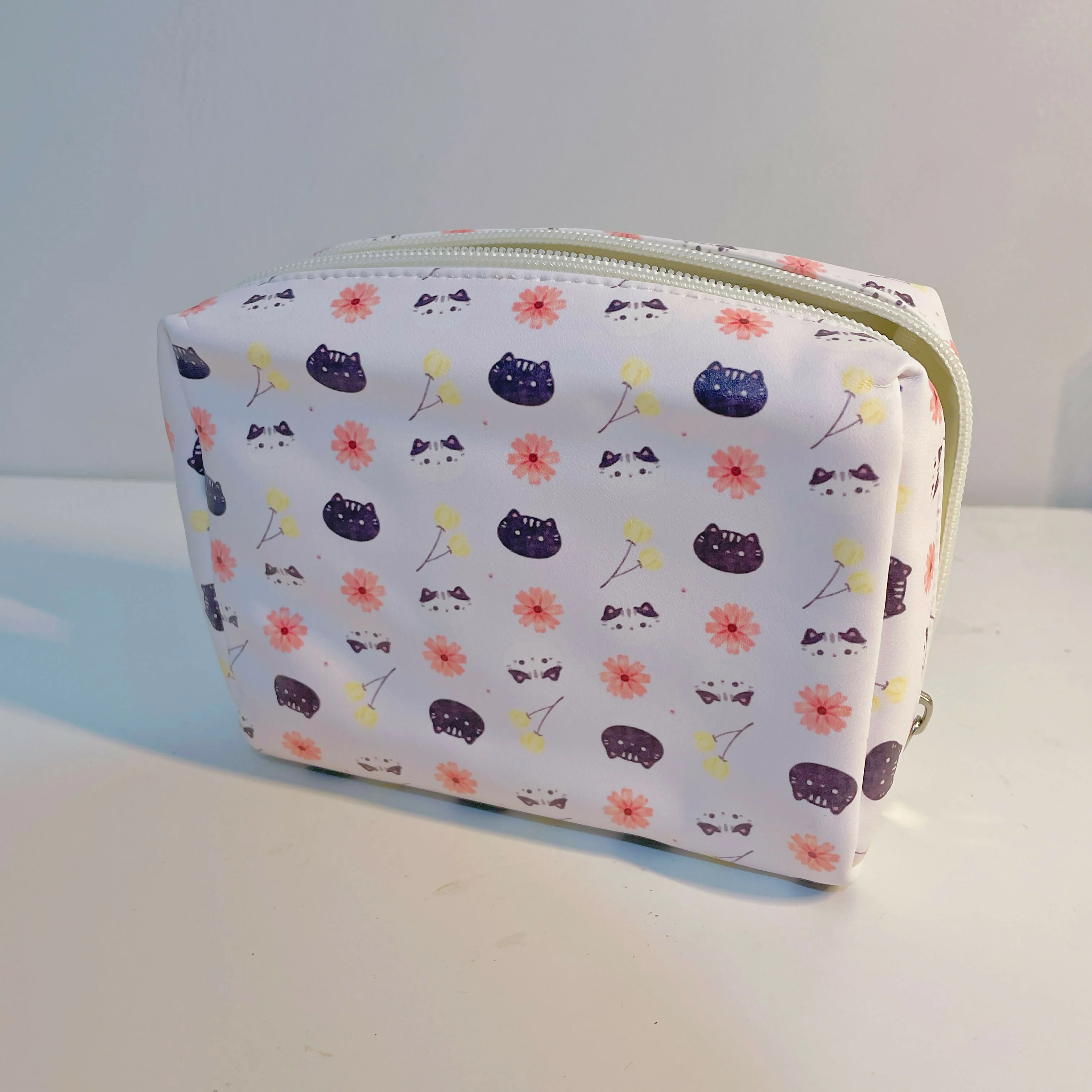Kawaii Cat Cosmetic Bag - Image 2