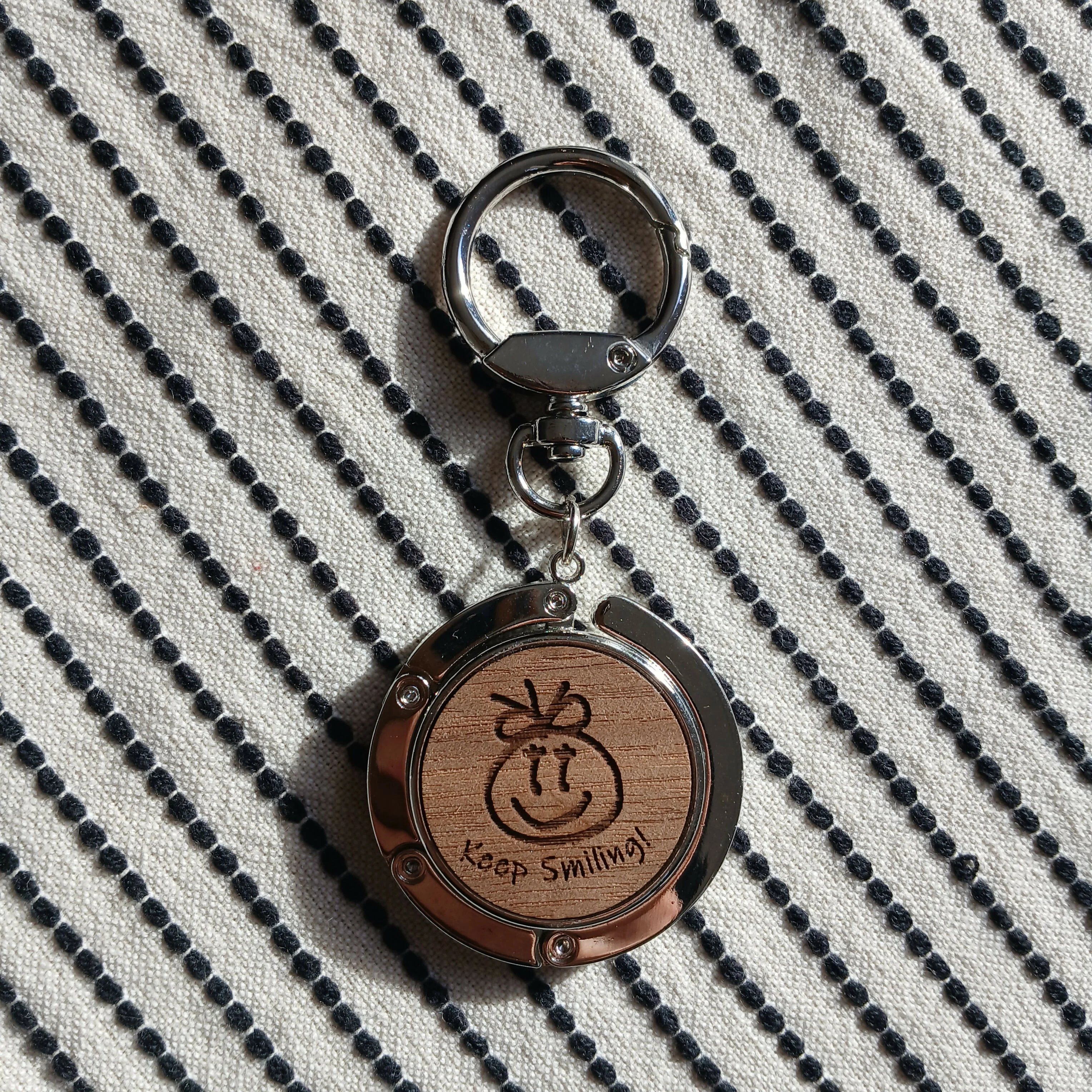 Keep Smiling (girl) Bag Hanger with Key Ring