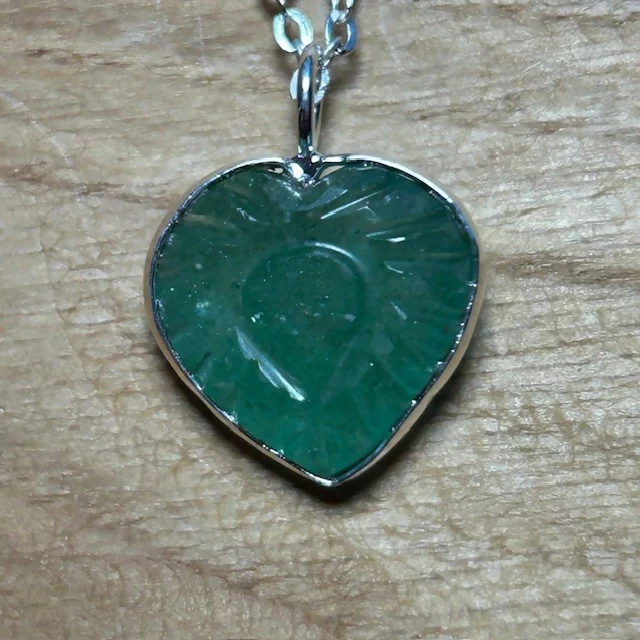Lovely Carved Green Strawberry Quartz Pendant Necklace - Image 2