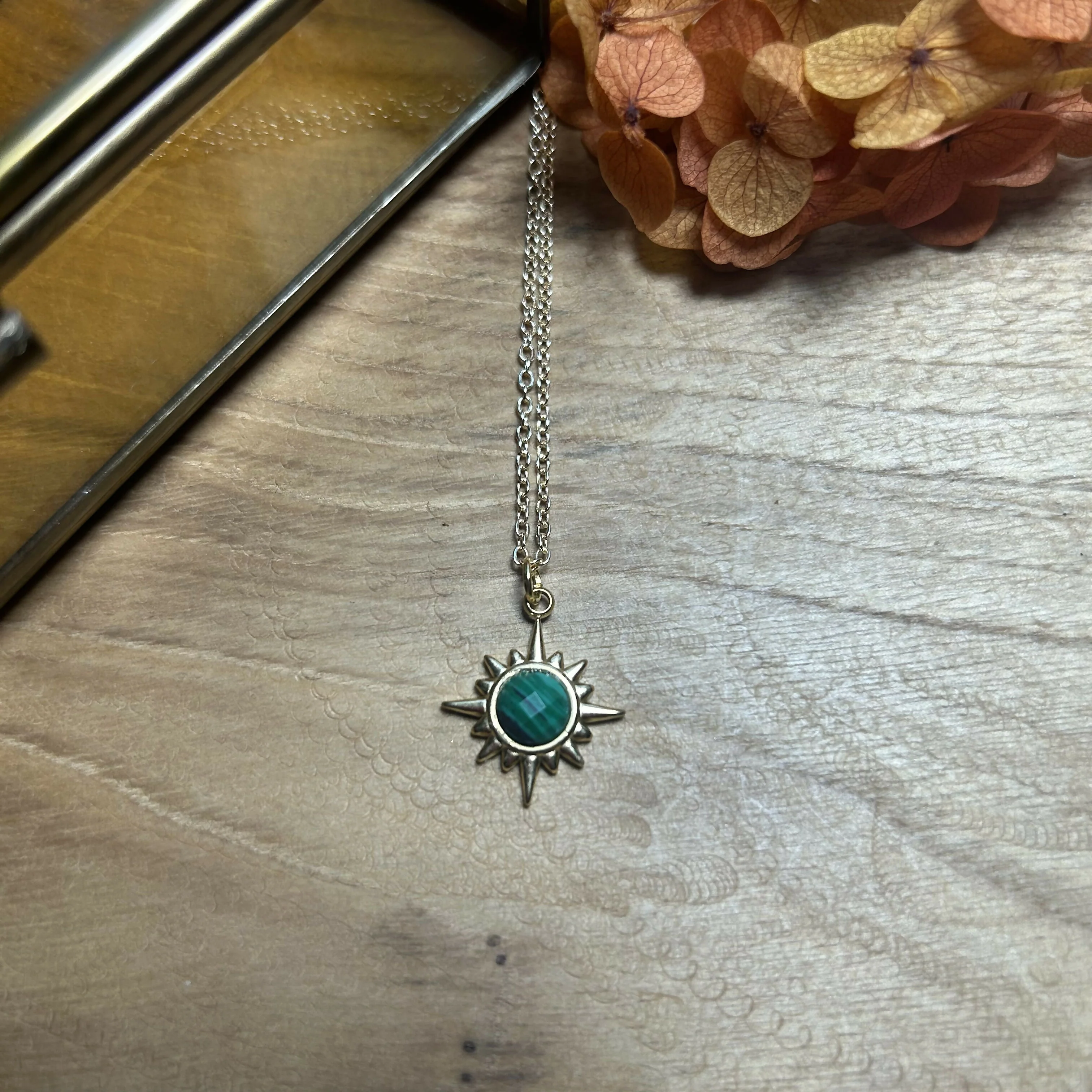 Lovely Malachite Star Pendant Necklace