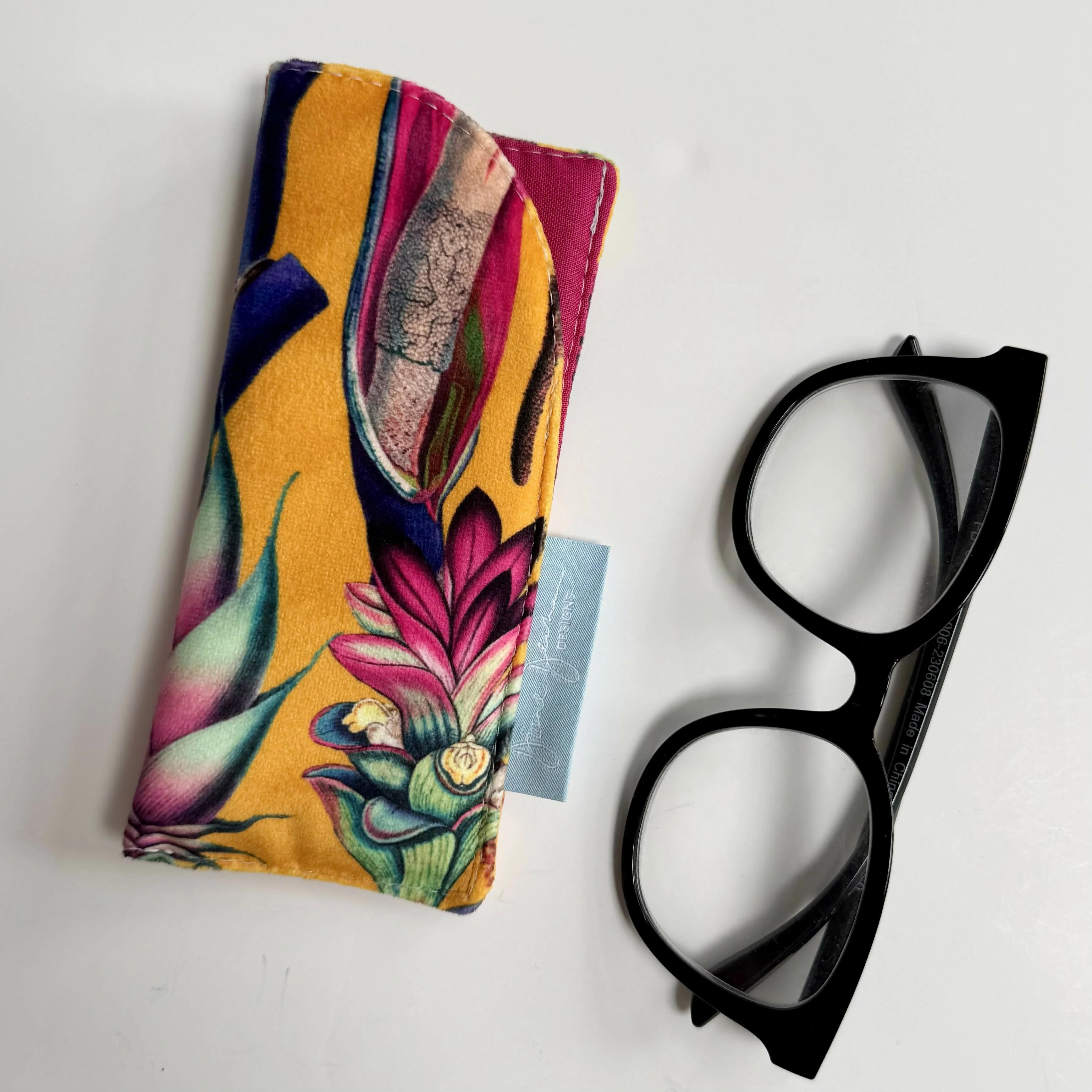 Luxury Velvet Slip Glasses Case - Image 3