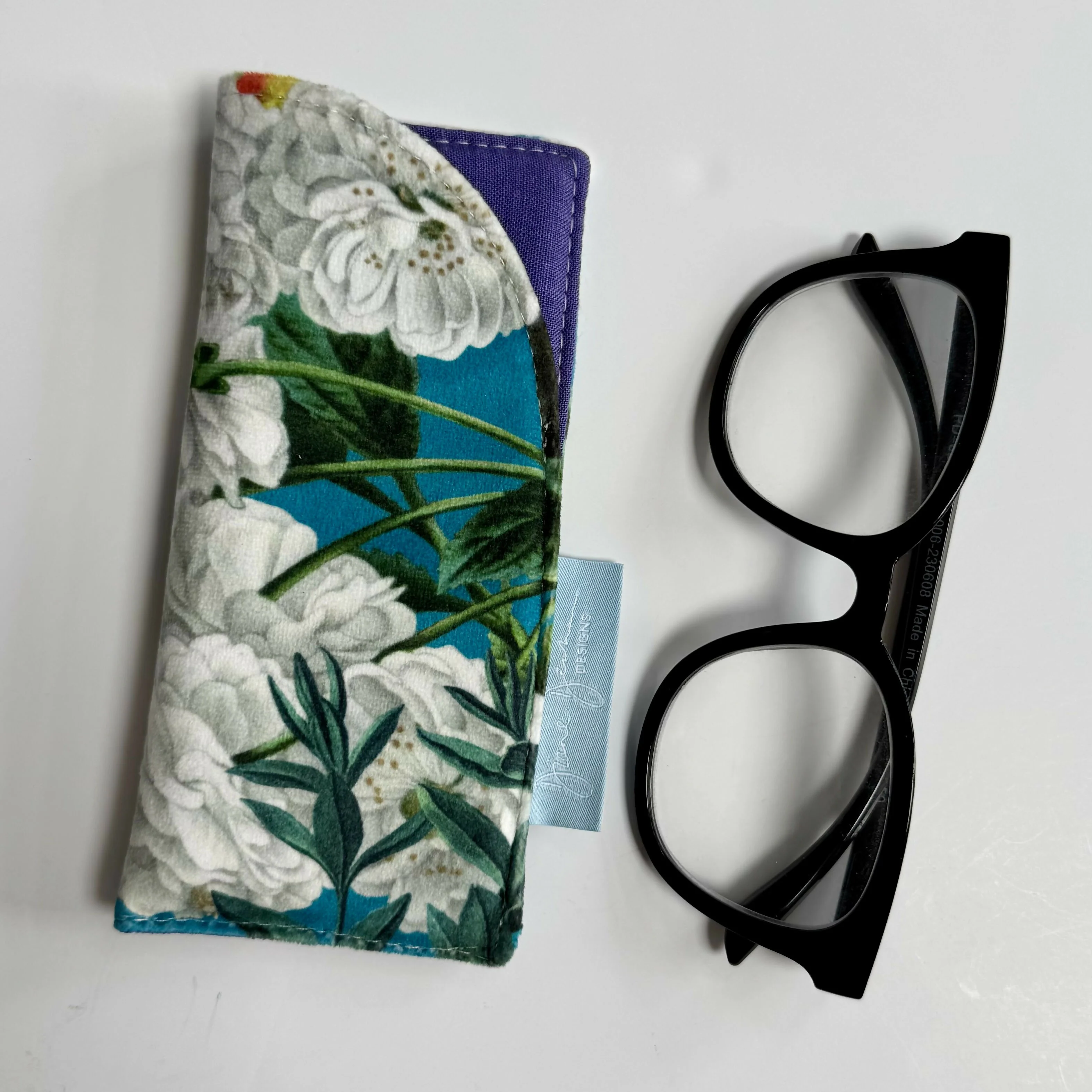 Luxury Velvet Slip Glasses Case - Image 4