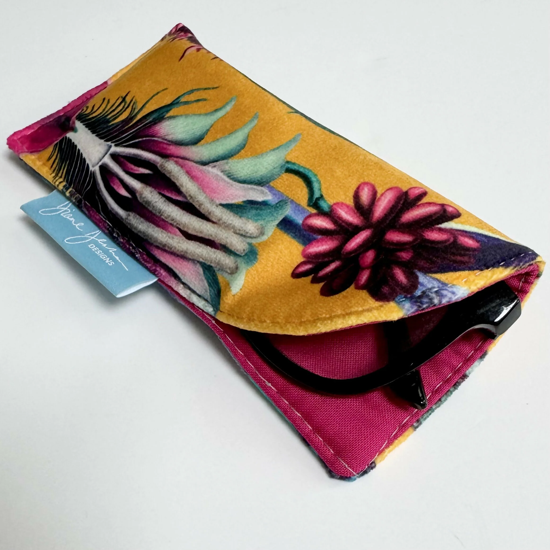 Luxury Velvet Slip in Glasses Case - Image 2