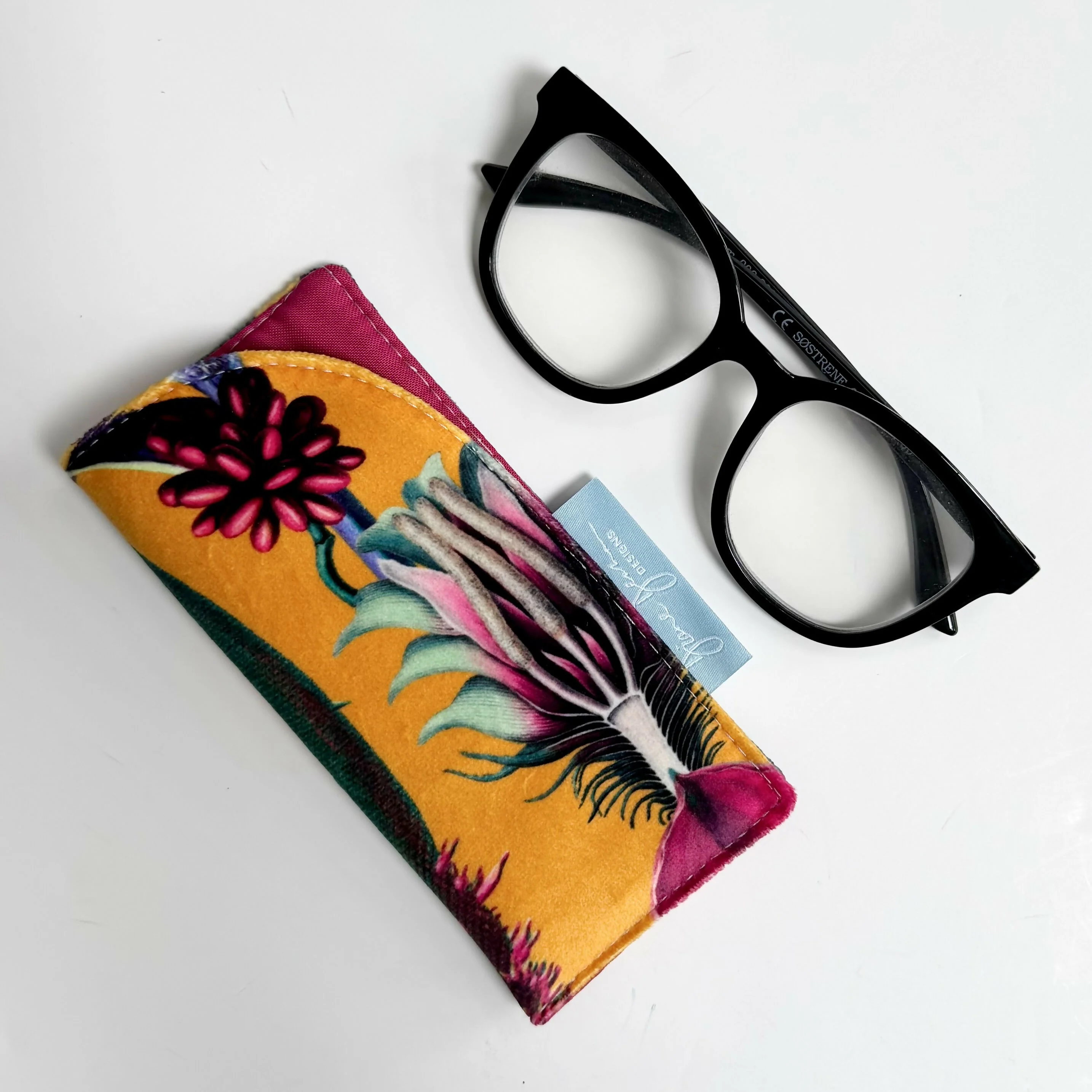 Luxury Velvet Slip in Glasses Case - Image 3