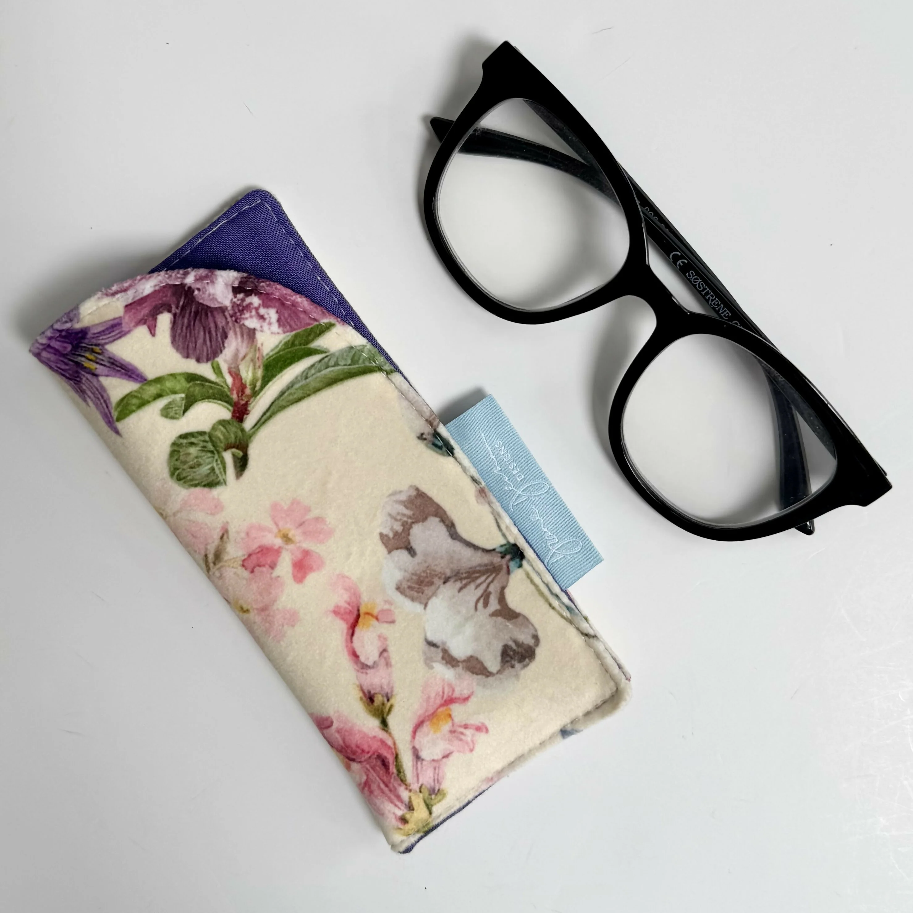 Luxury Velvet Slip in Glasses Case - Image 5