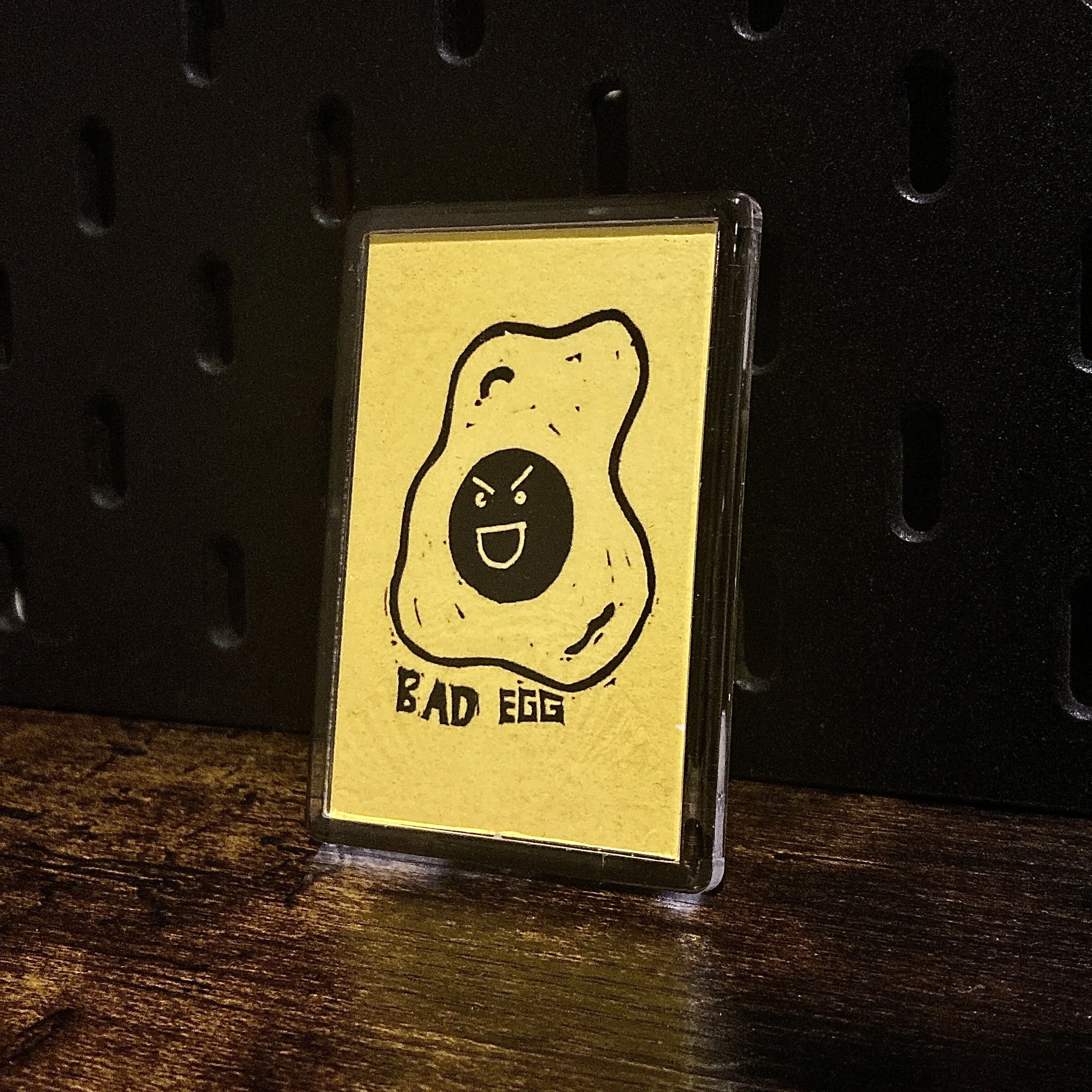 Magnet - Digital print of 'Bad egg' lino