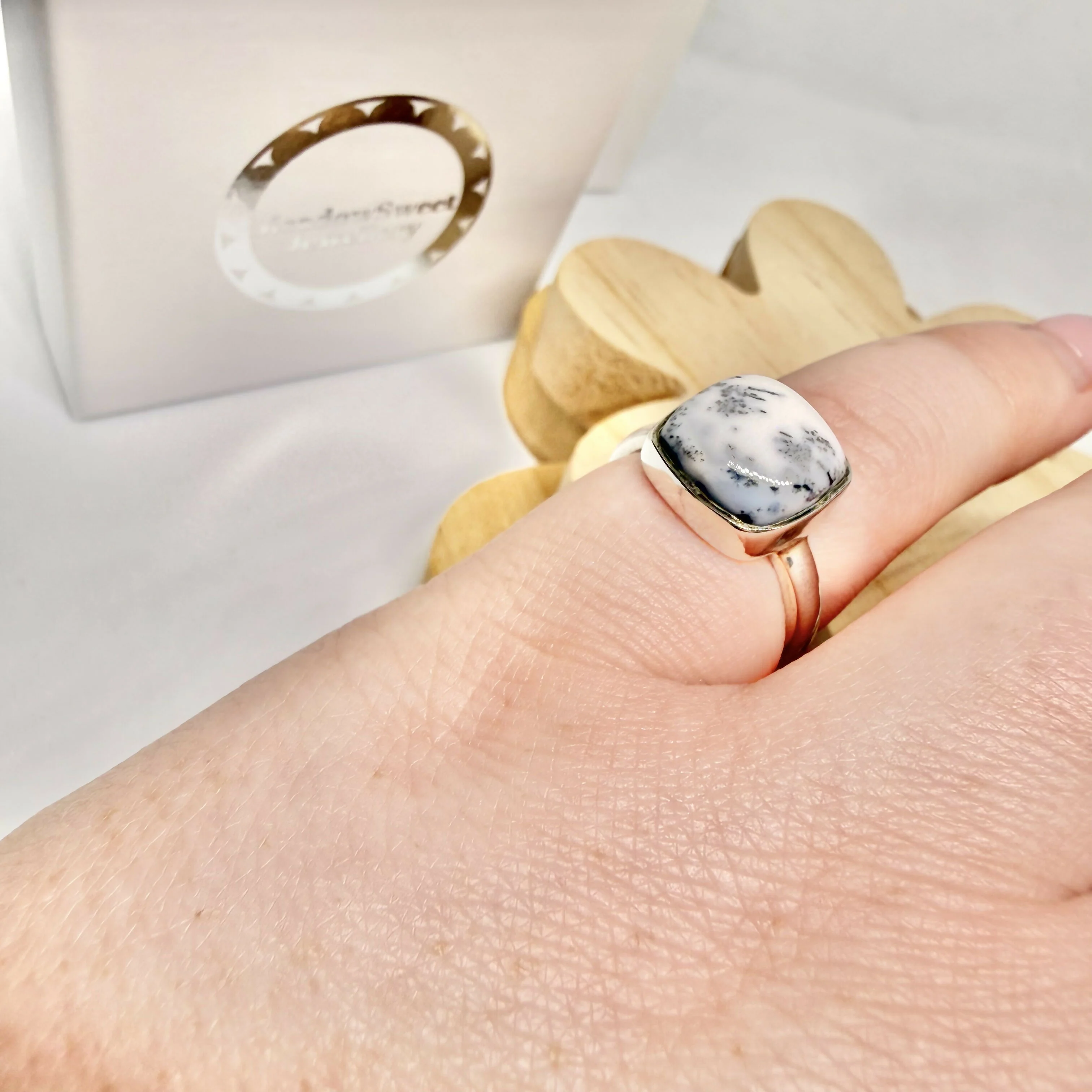 MERLINITE RING SIZE N - Image 3