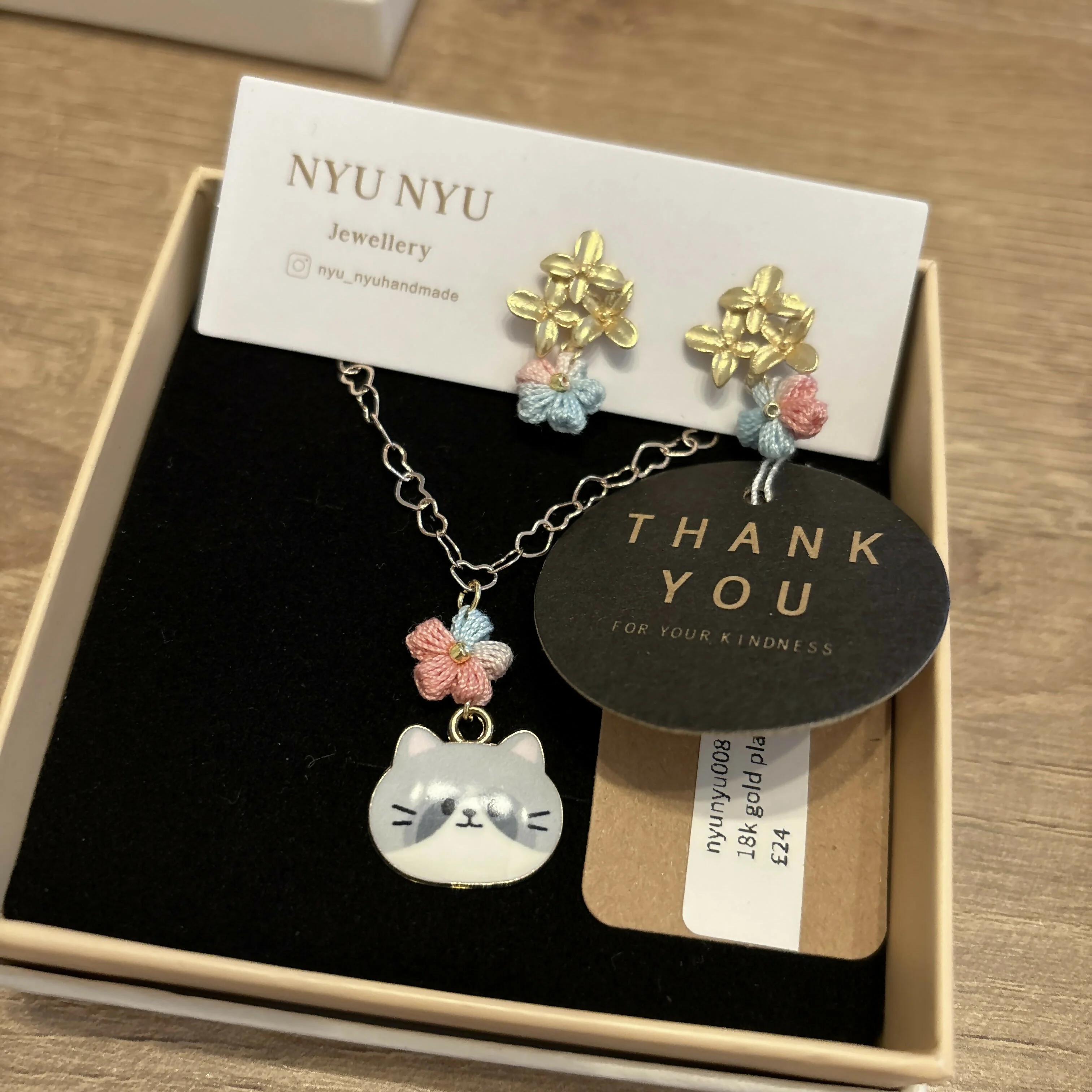 Micro Crochet Flower Kitten Jewellery Sets - Image 3