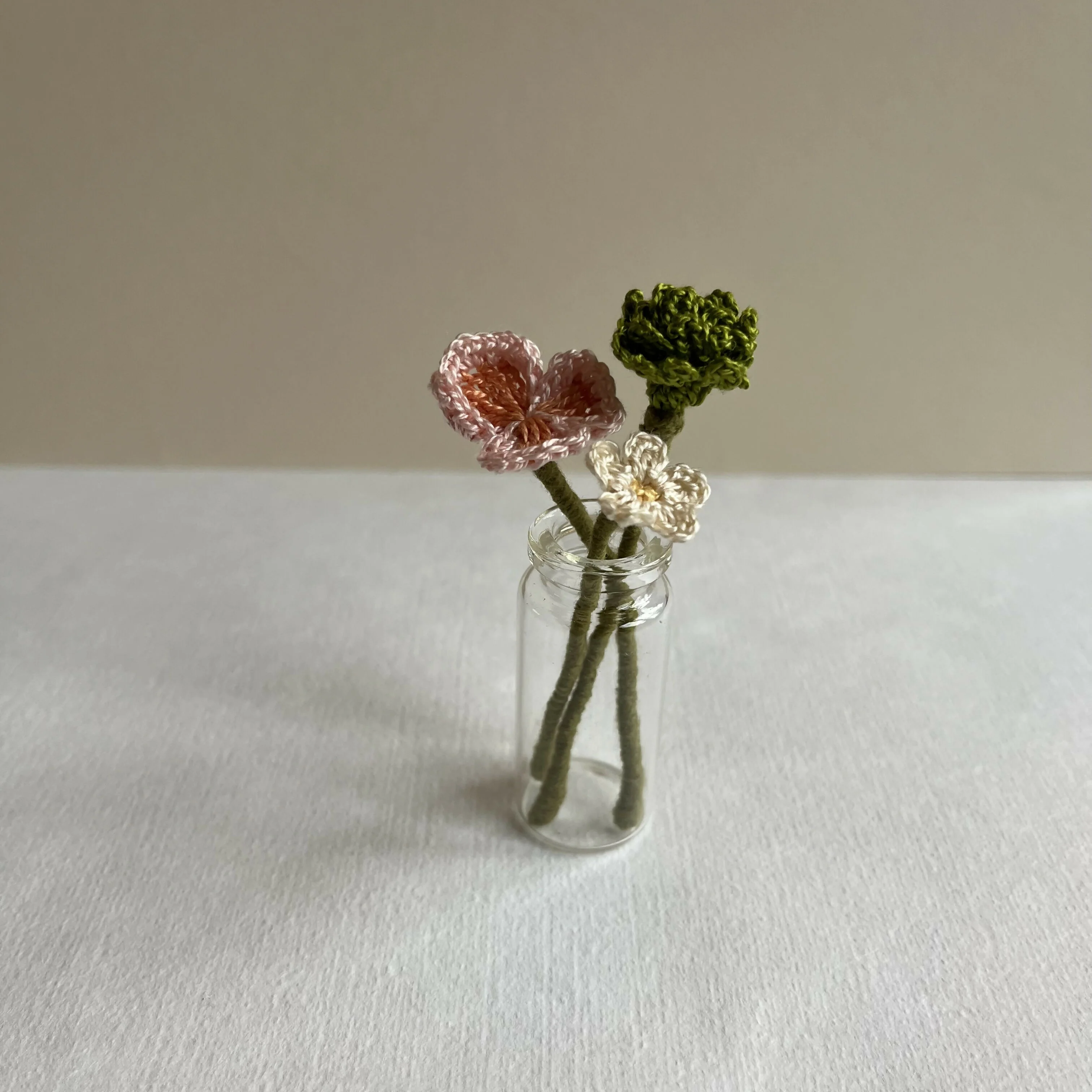 Micro Crochet Flower Vase - Image 2