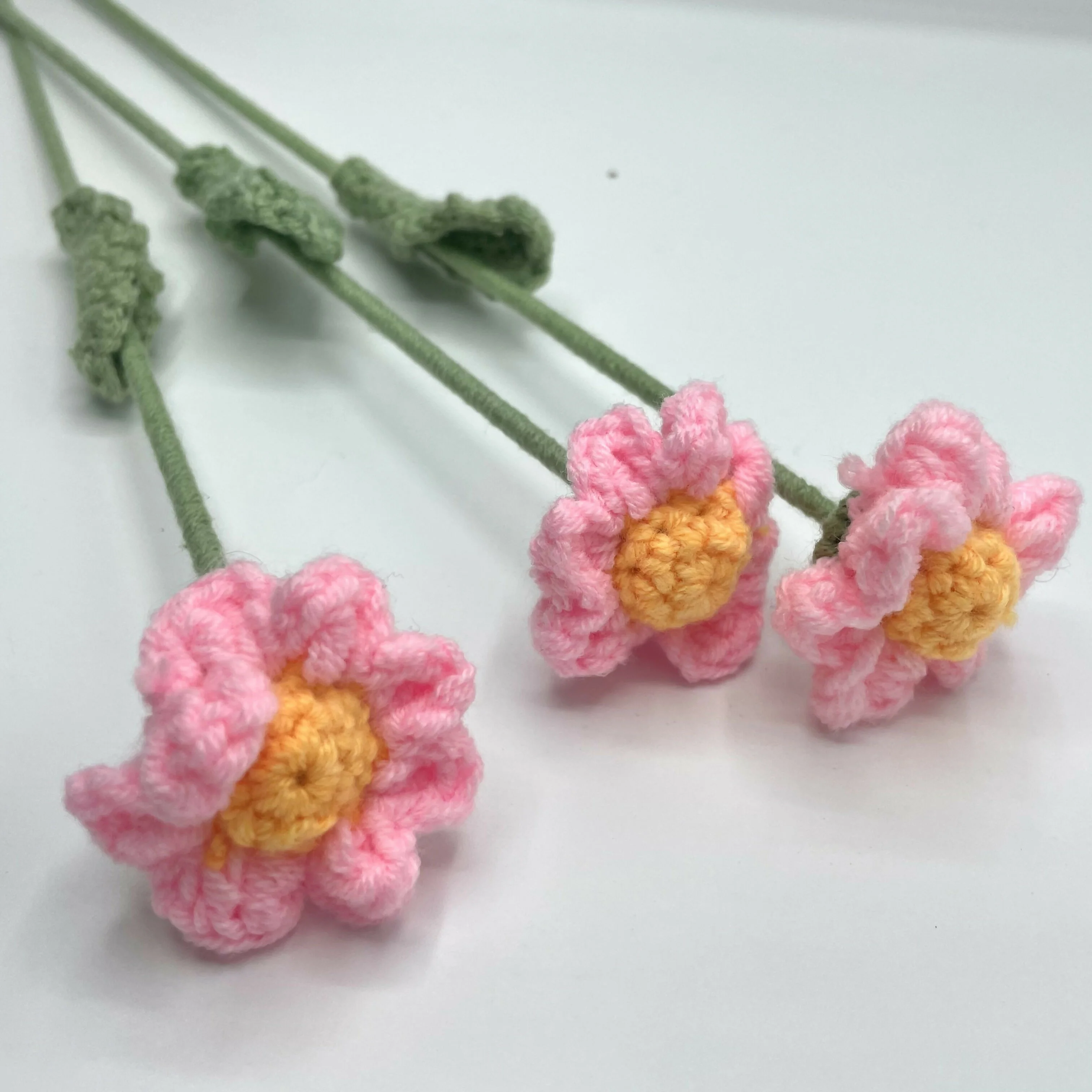 Mini Crochet Daisy Stem – Handmade & Whimsical - Image 2