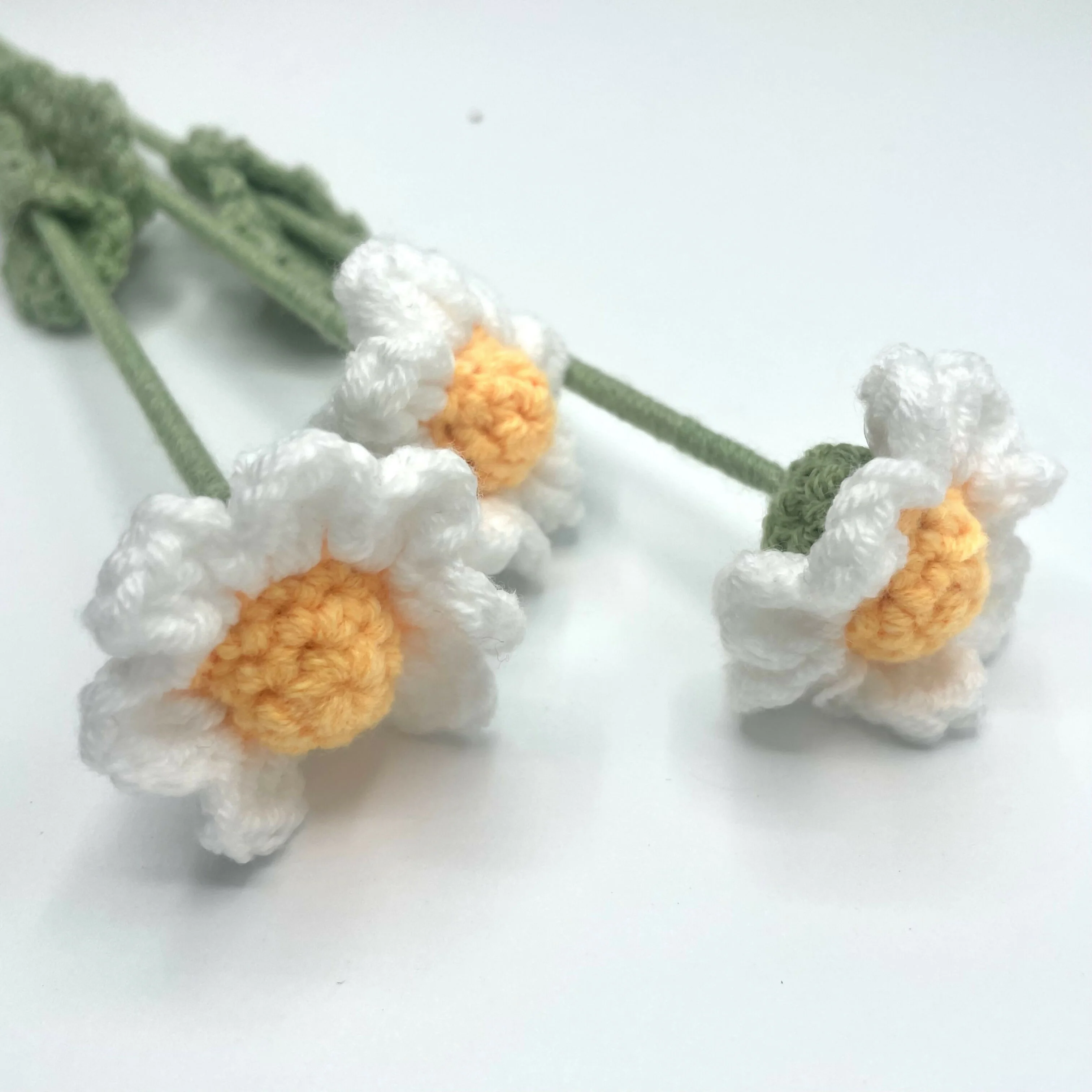 Mini Crochet Daisy Stem – Handmade & Whimsical - Image 3