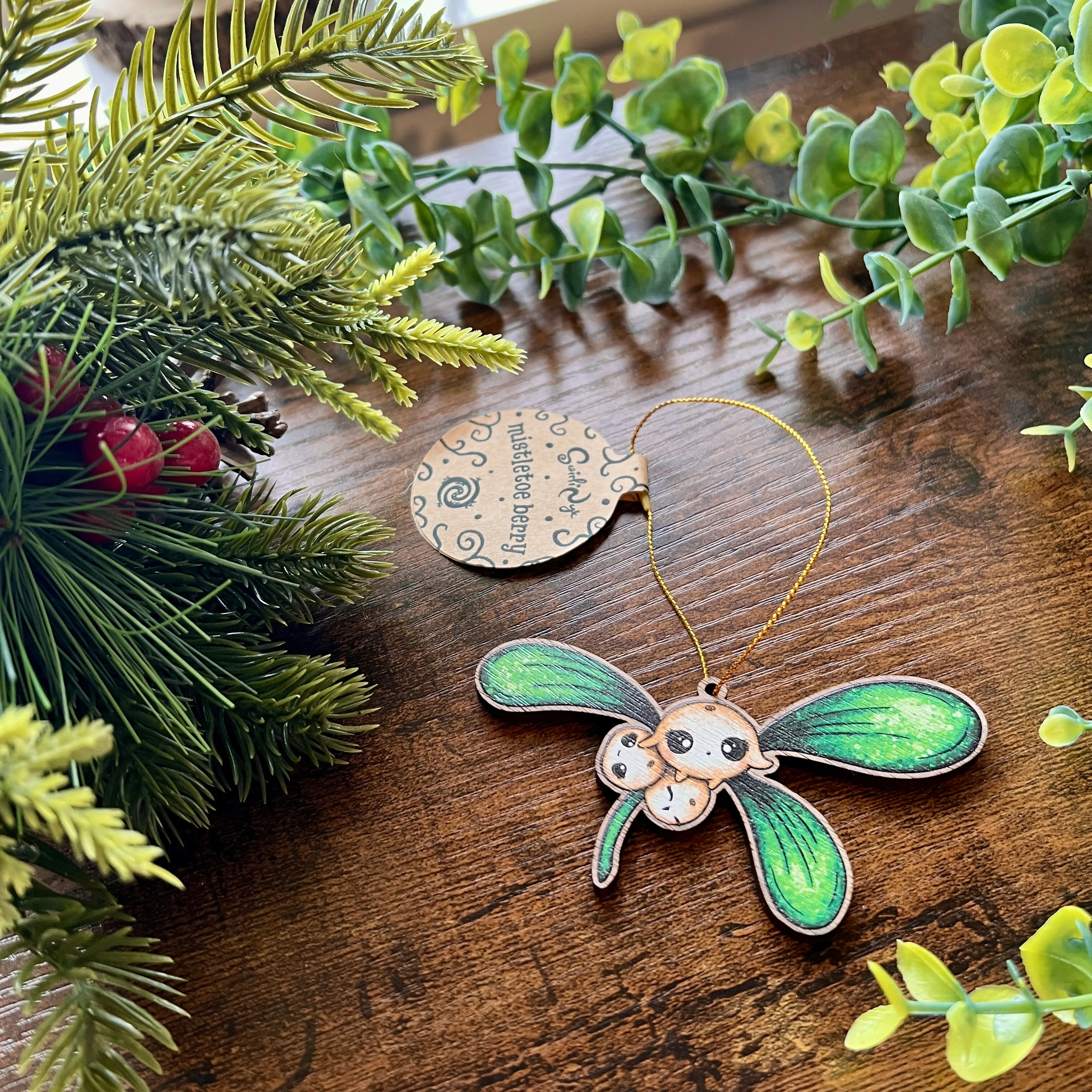 Mistletoe Berries Wooden Decoration - Image 3