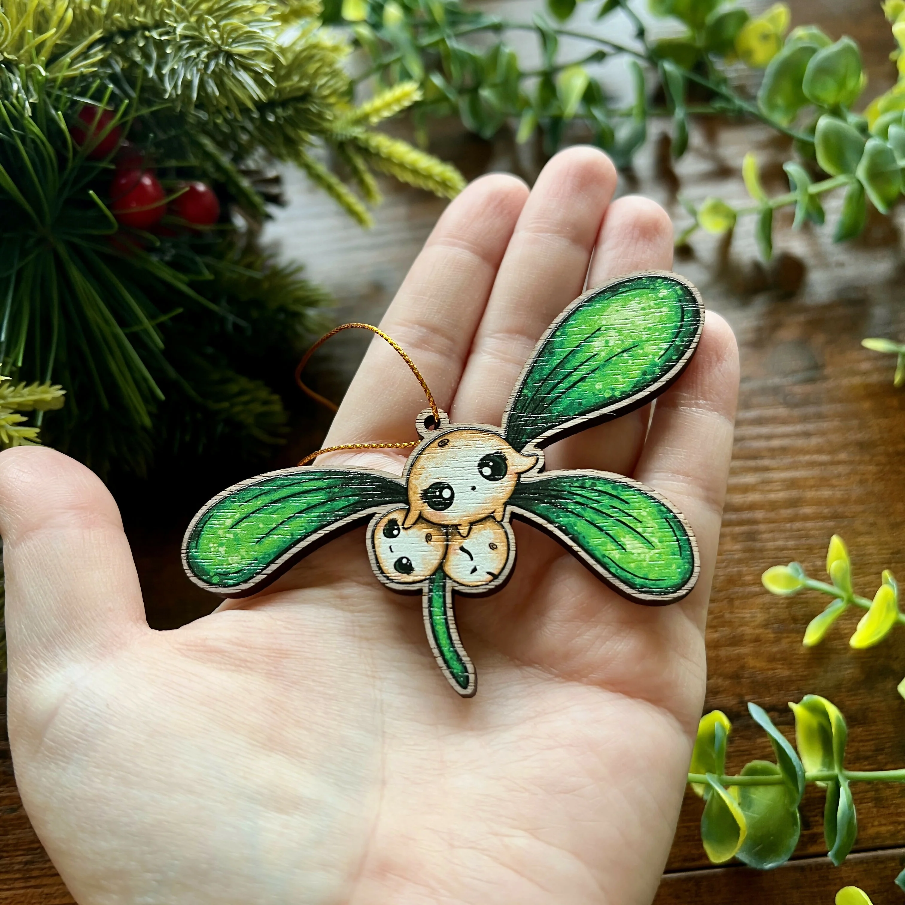 Mistletoe Berries Wooden Decoration - Image 5