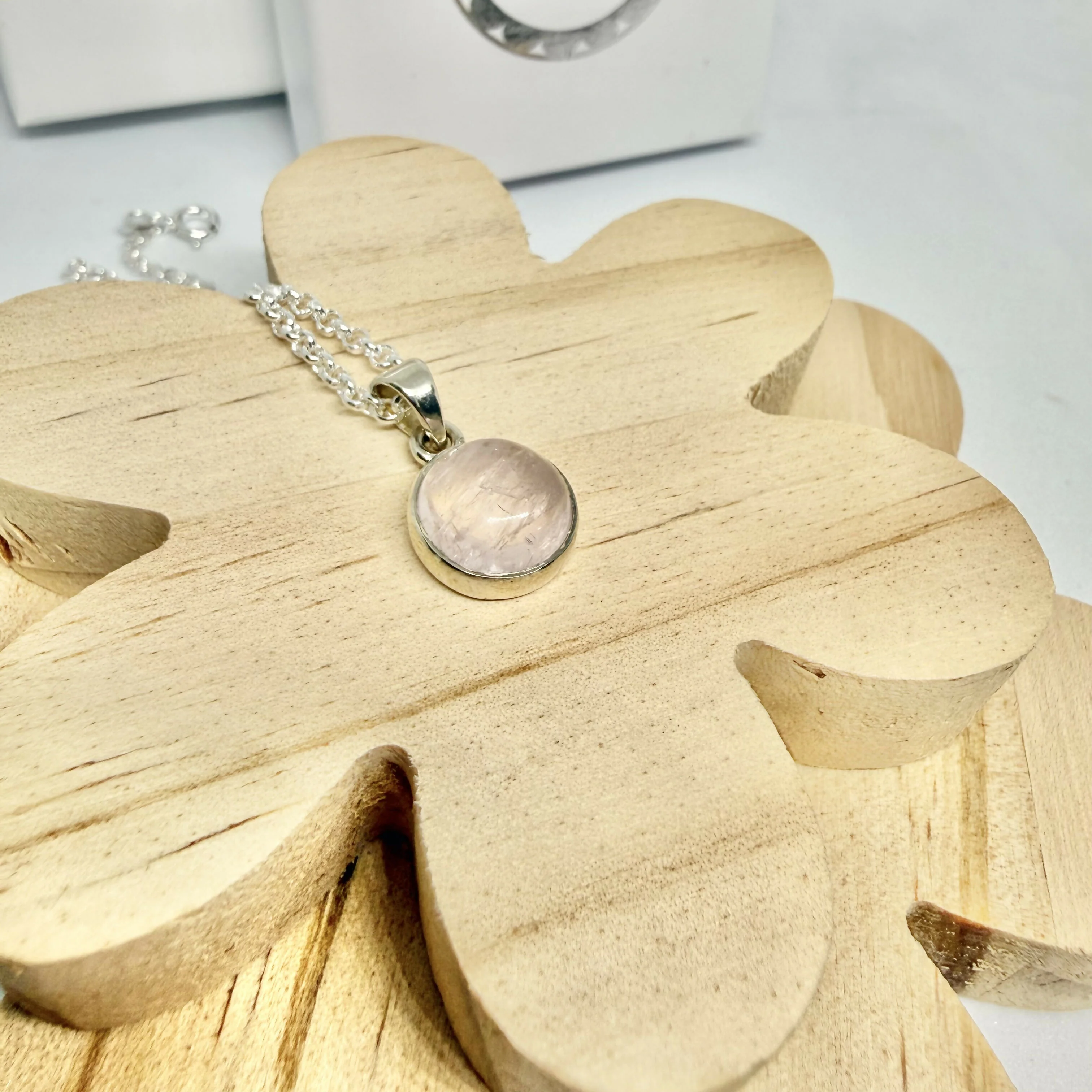 MORGANITE ROUND NECKLACE - Image 2