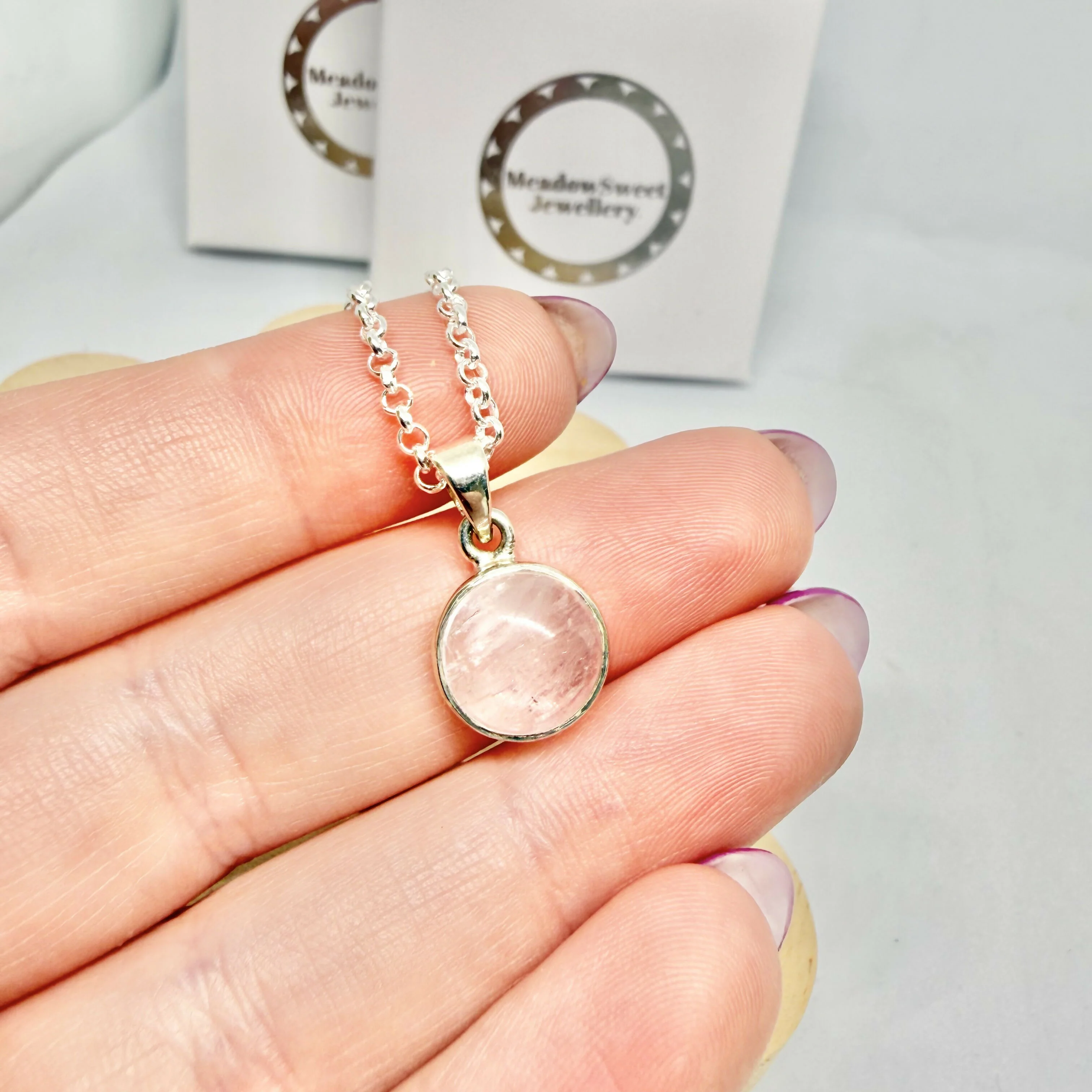 MORGANITE ROUND NECKLACE - Image 3
