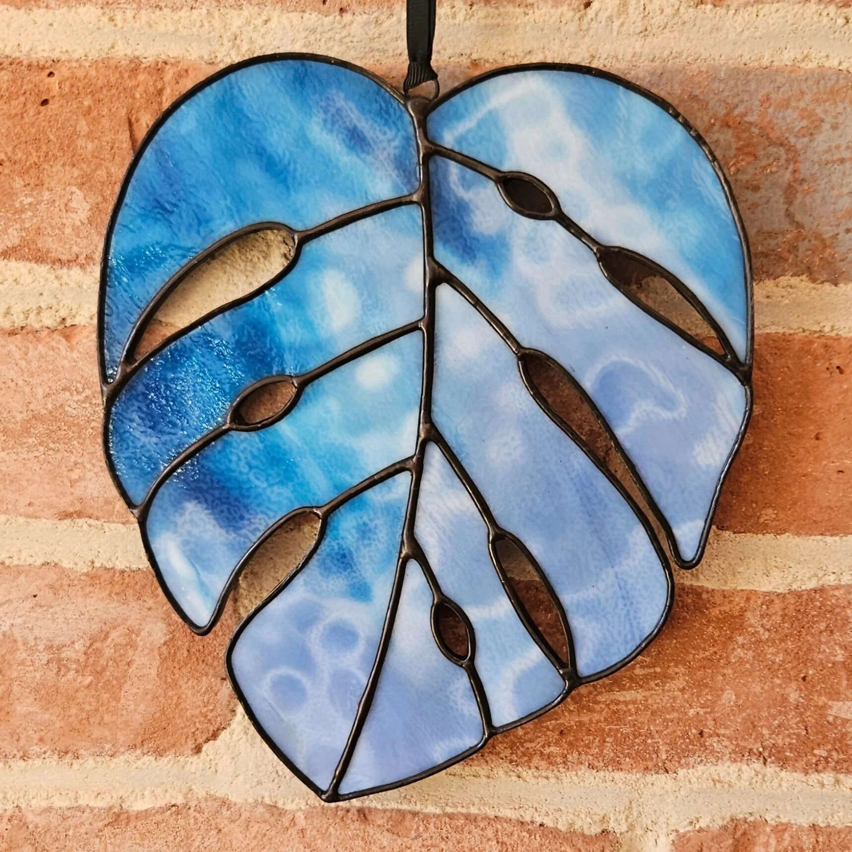 Mottled Blue Stained Glass Monstera Leaf - Image 3