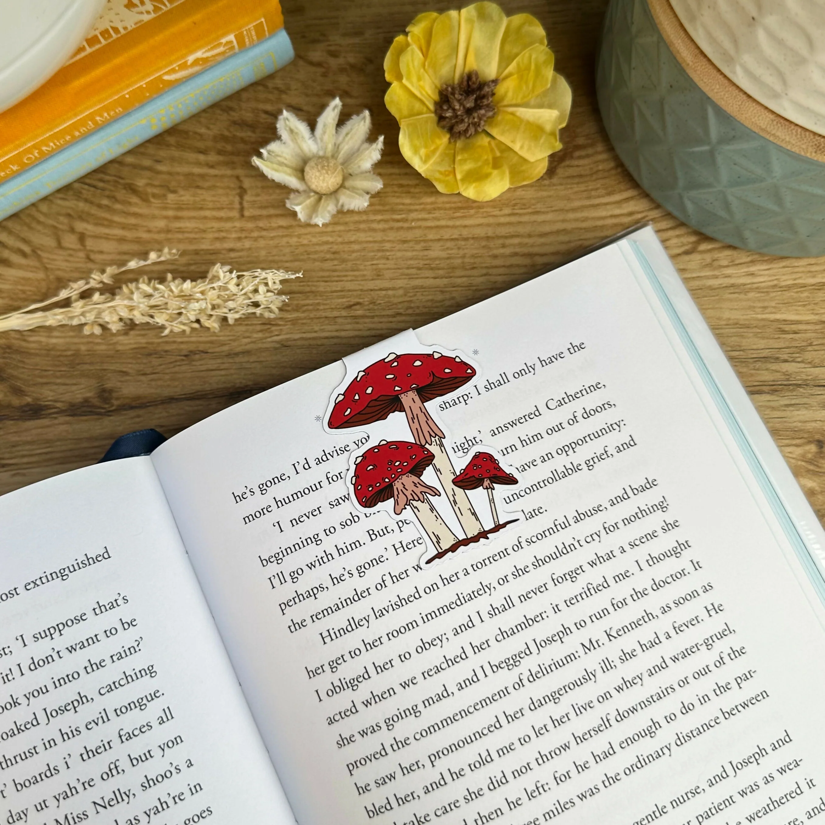 Mushroom - Matt Magnetic Bookmark - Image 2