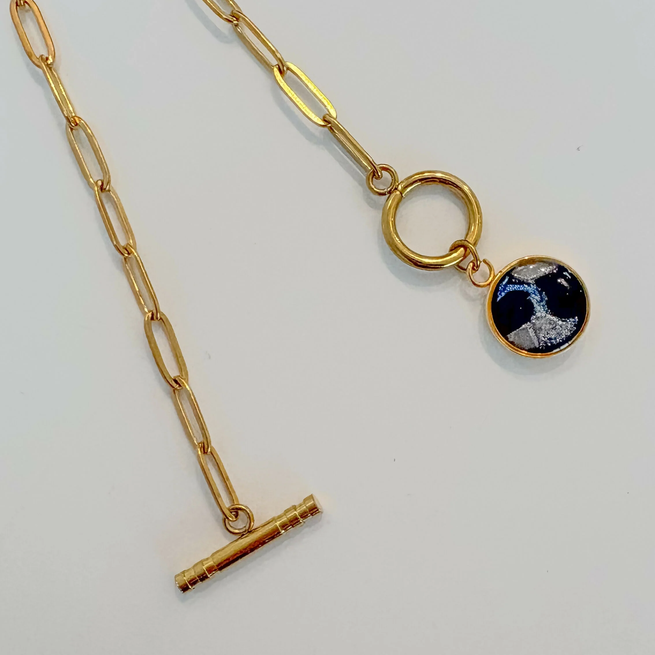 Paperclip Chain Circle Necklace - Image 3