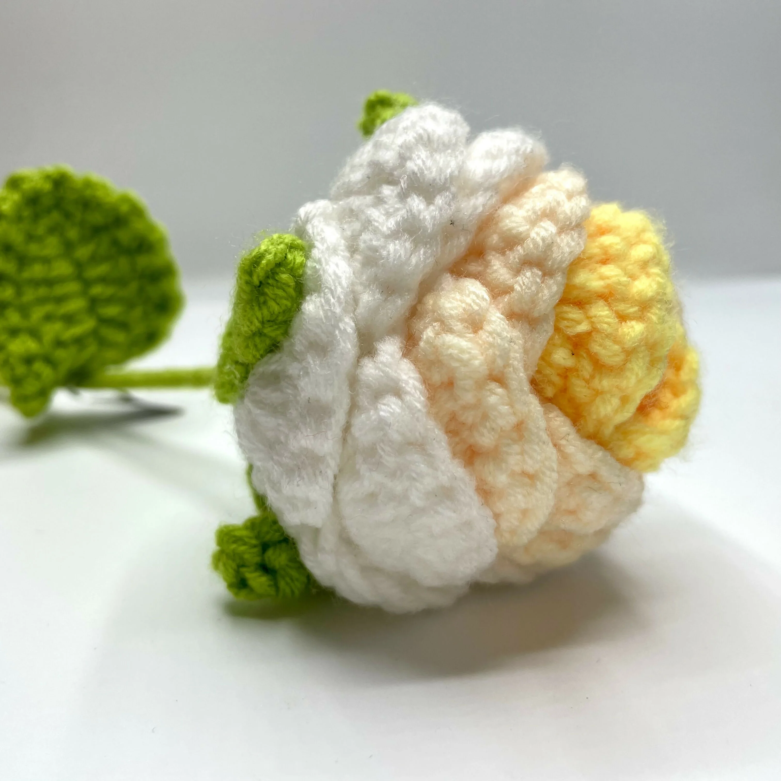 Pastel Crochet Rose Bud Stems - Image 3