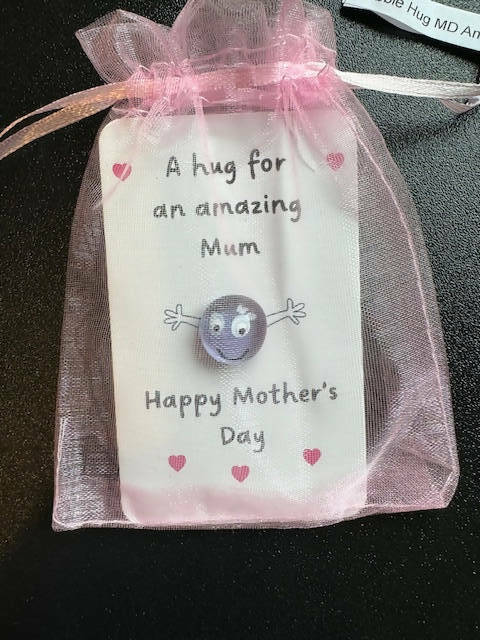 Pebble Hug Mothers Day Gift Card - Image 6