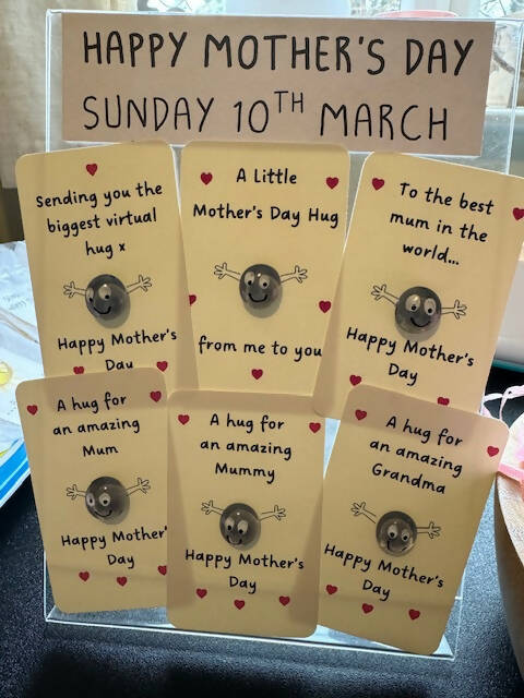 Pebble Hug Mothers Day Gift Card - Image 9