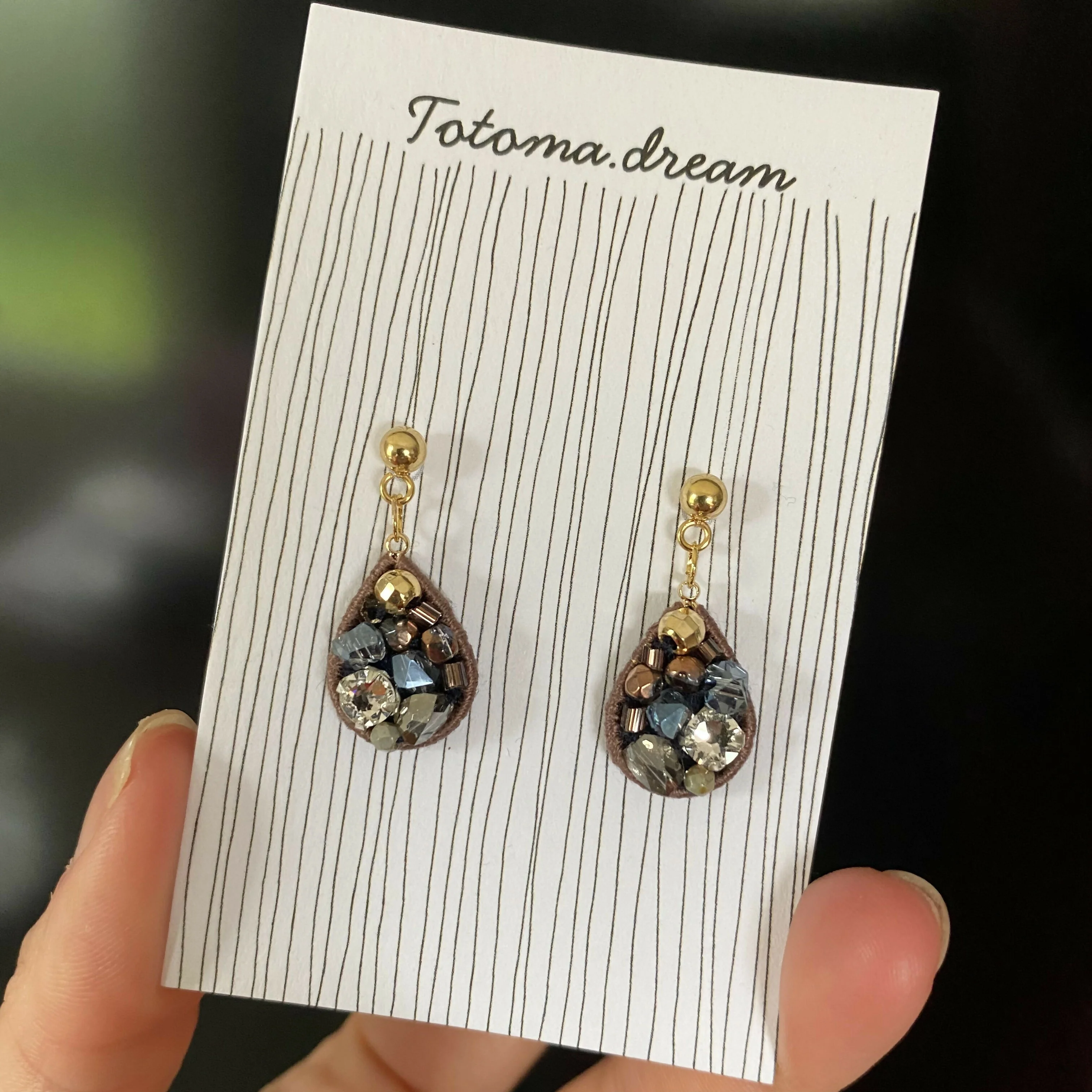 Pendant Crystal Embroidery Earrings (Waterdrop) - Image 13