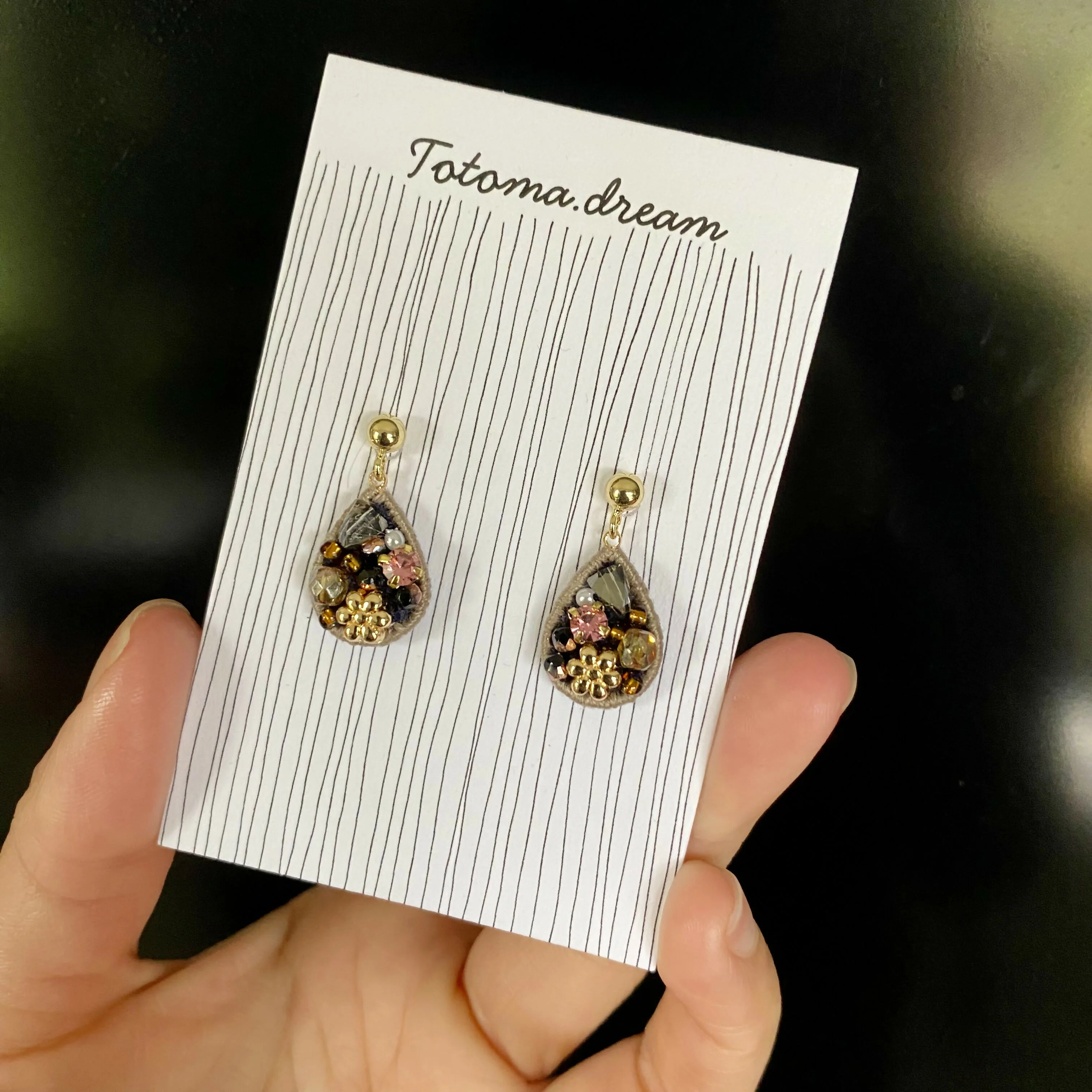Pendant Crystal Embroidery Earrings (Waterdrop) - Image 16