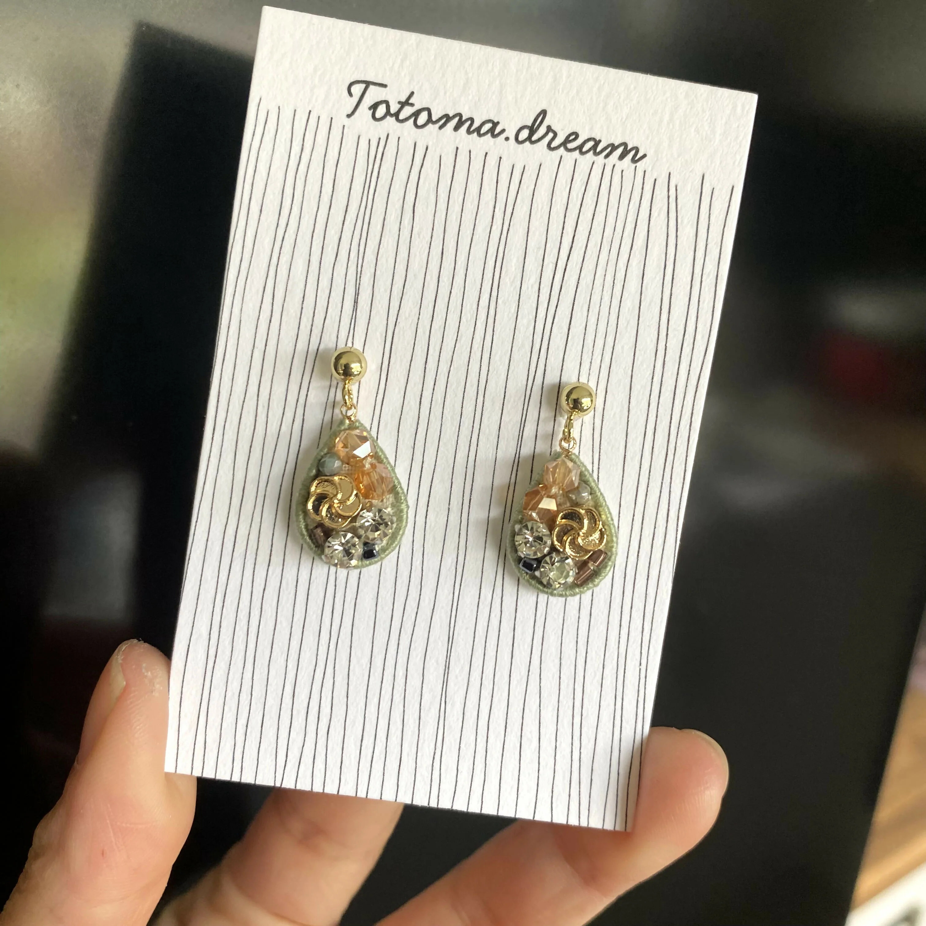 Pendant Crystal Embroidery Earrings (Waterdrop) - Image 17