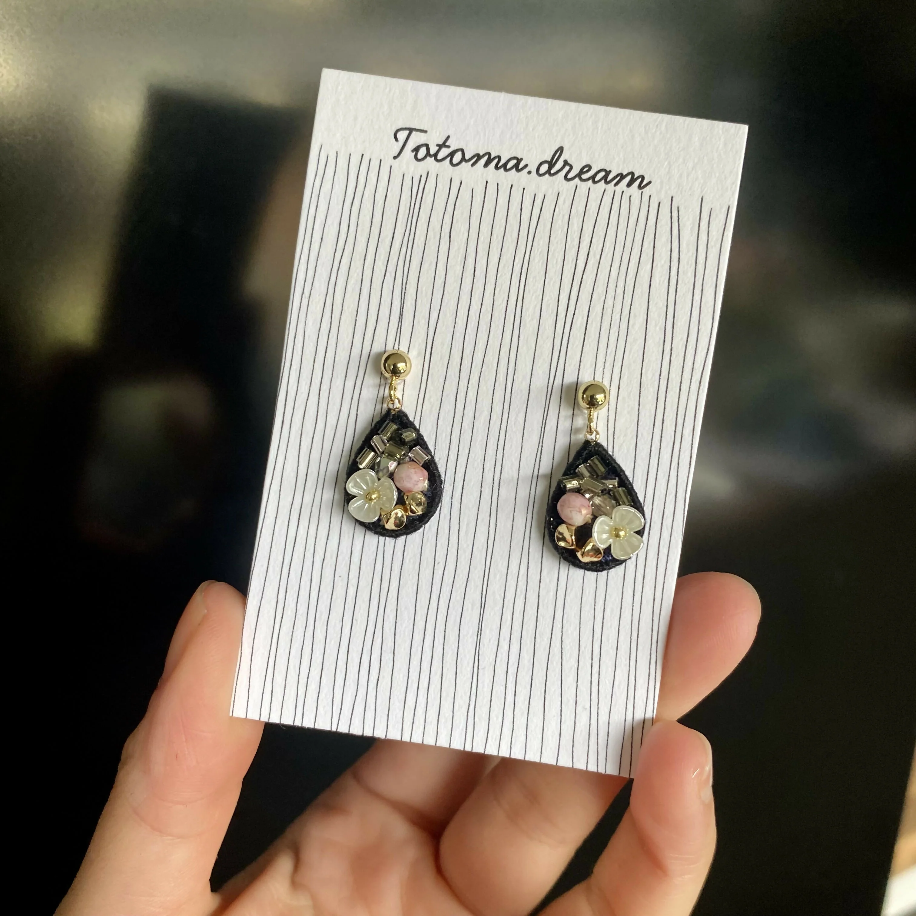 Pendant Crystal Embroidery Earrings (Waterdrop) - Image 20