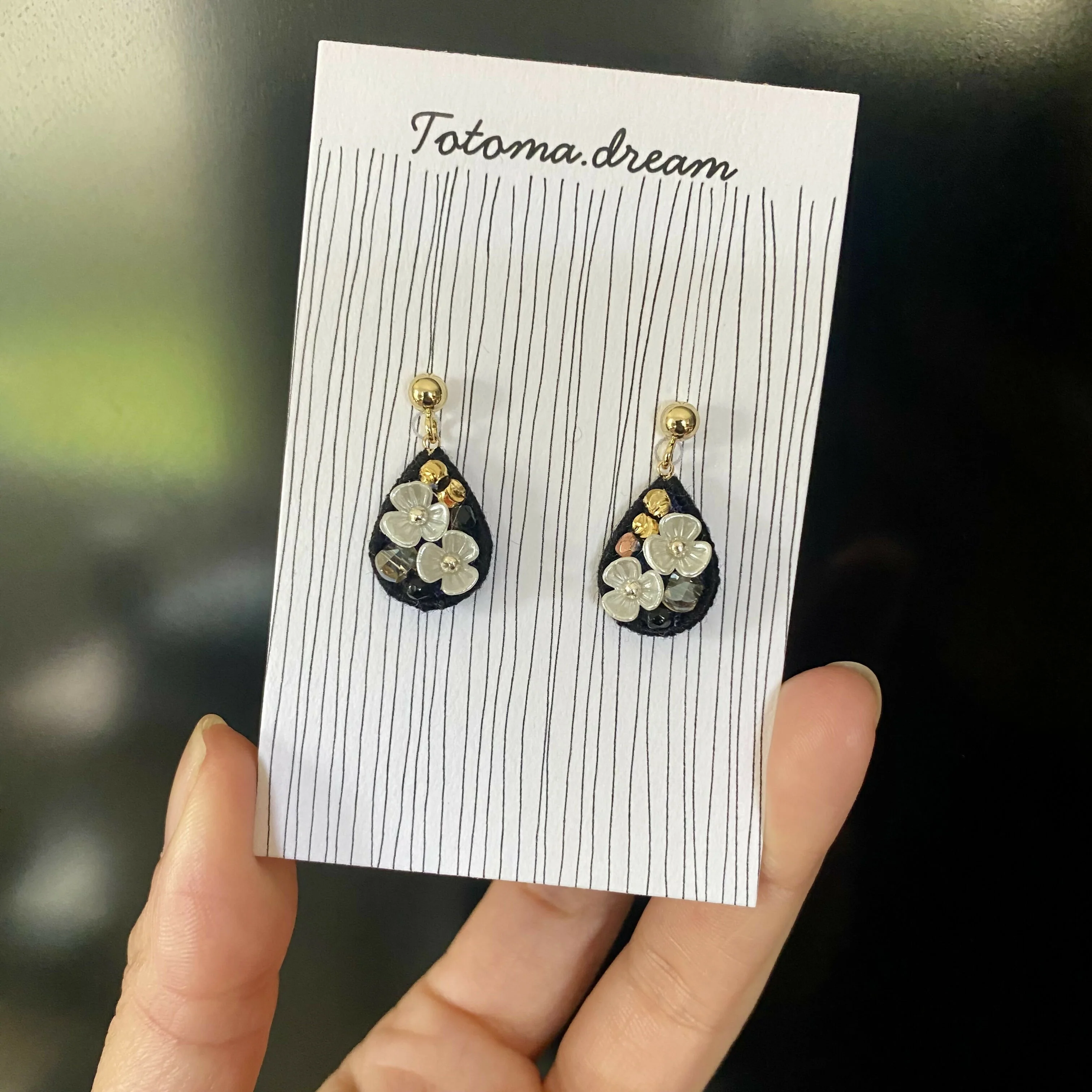 Pendant Crystal Embroidery Earrings (Waterdrop) - Image 22