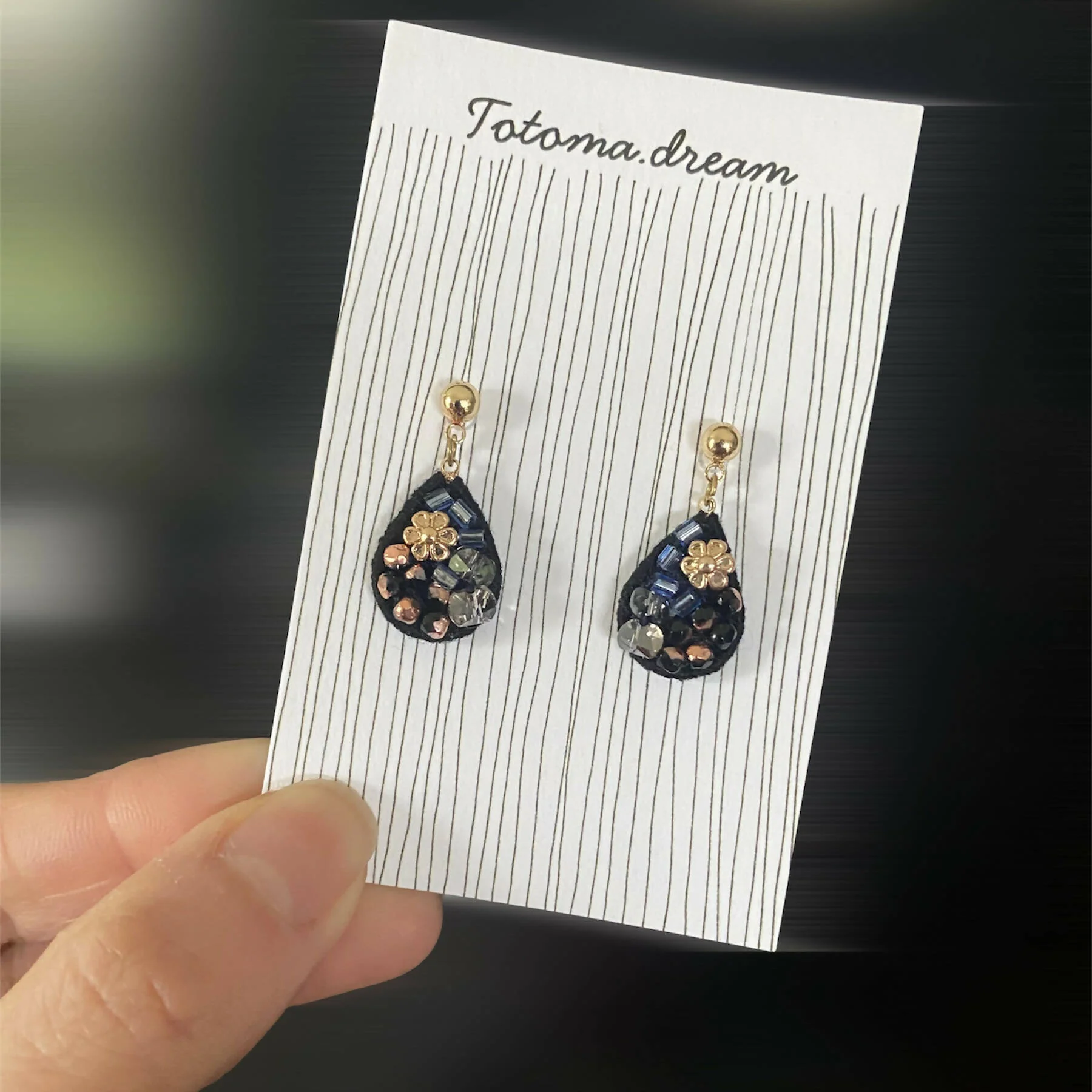 Pendant Crystal Embroidery Earrings (Waterdrop) - Image 3