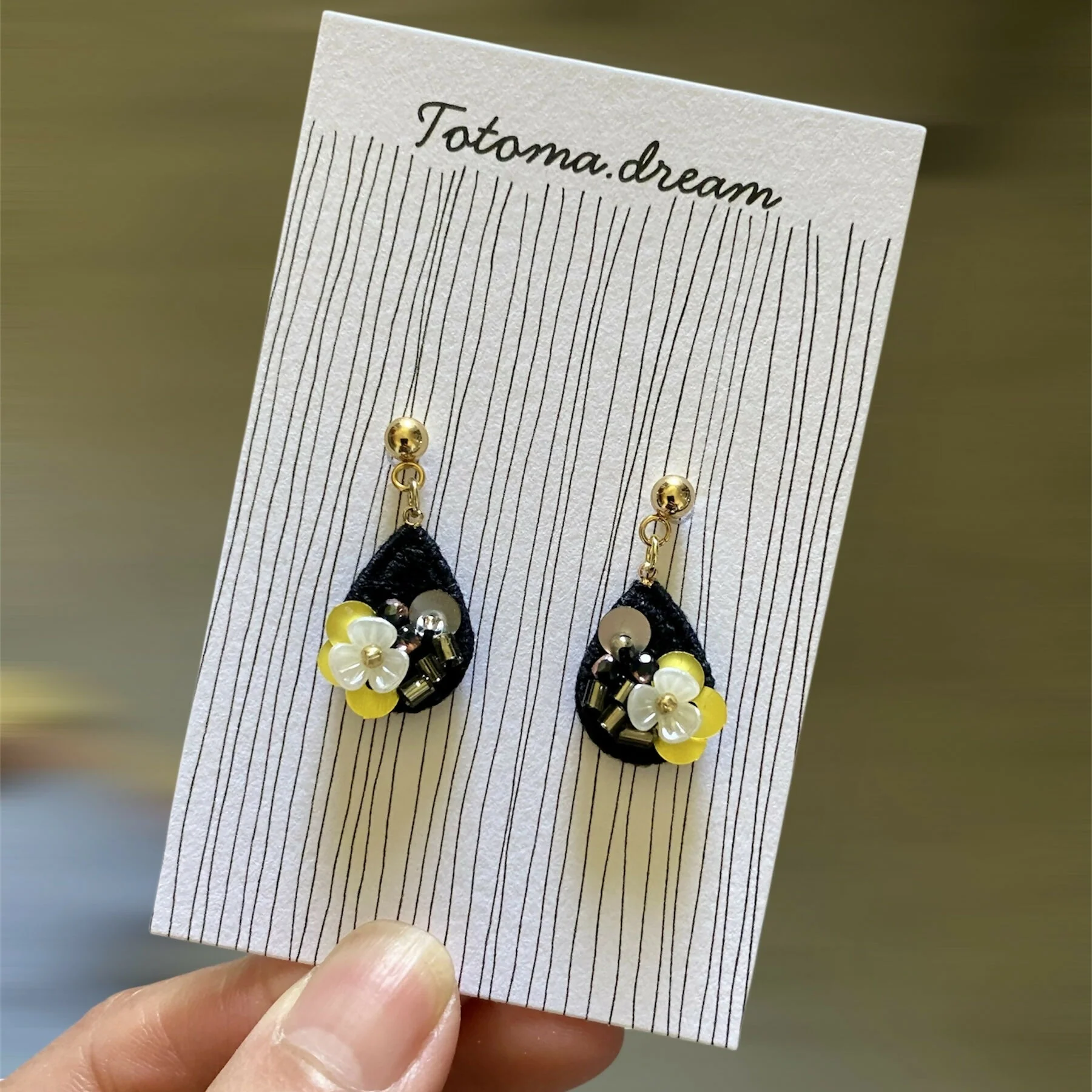 Pendant Crystal Embroidery Earrings (Waterdrop) - Image 31