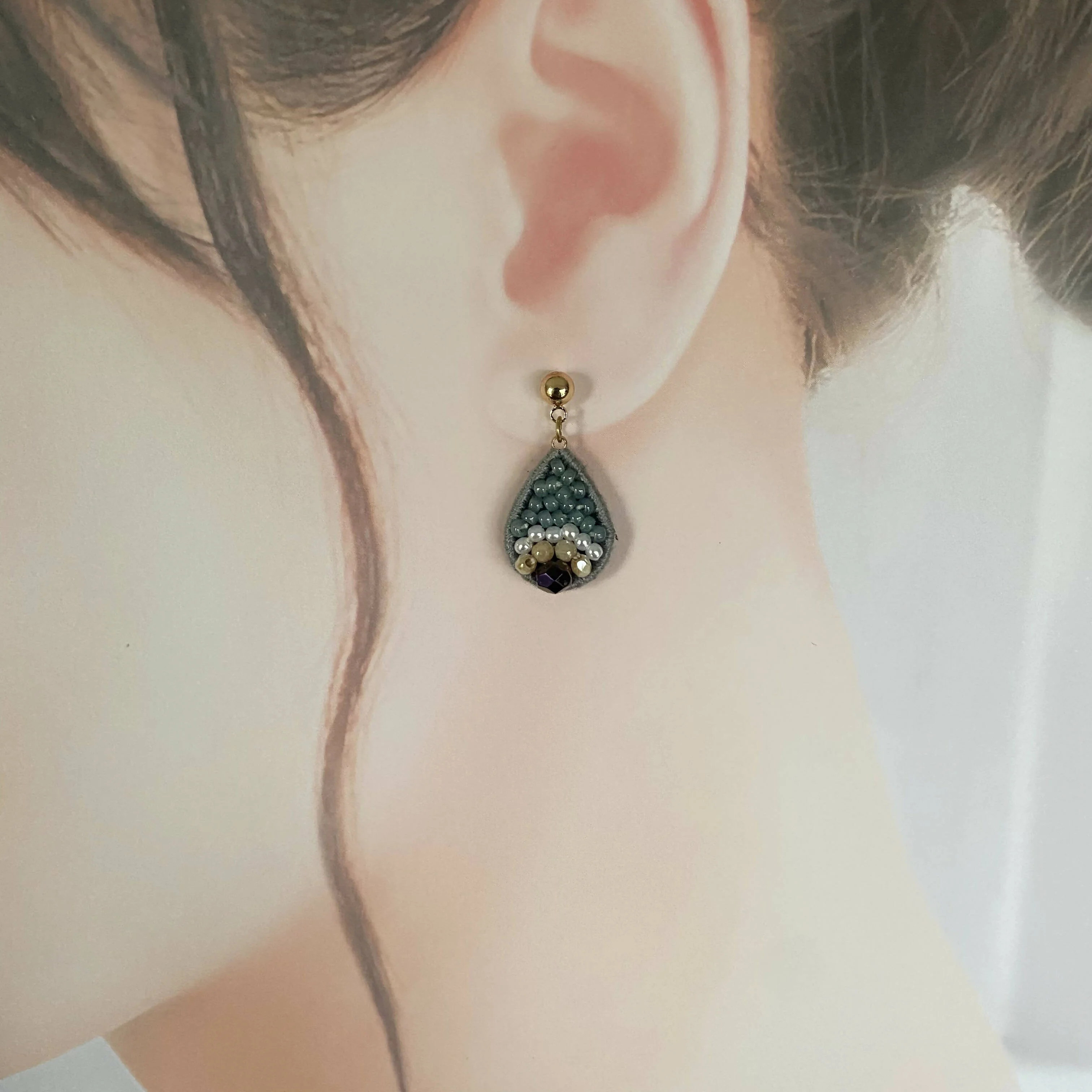 Pendant Crystal Embroidery Earrings (Waterdrop) - Image 4