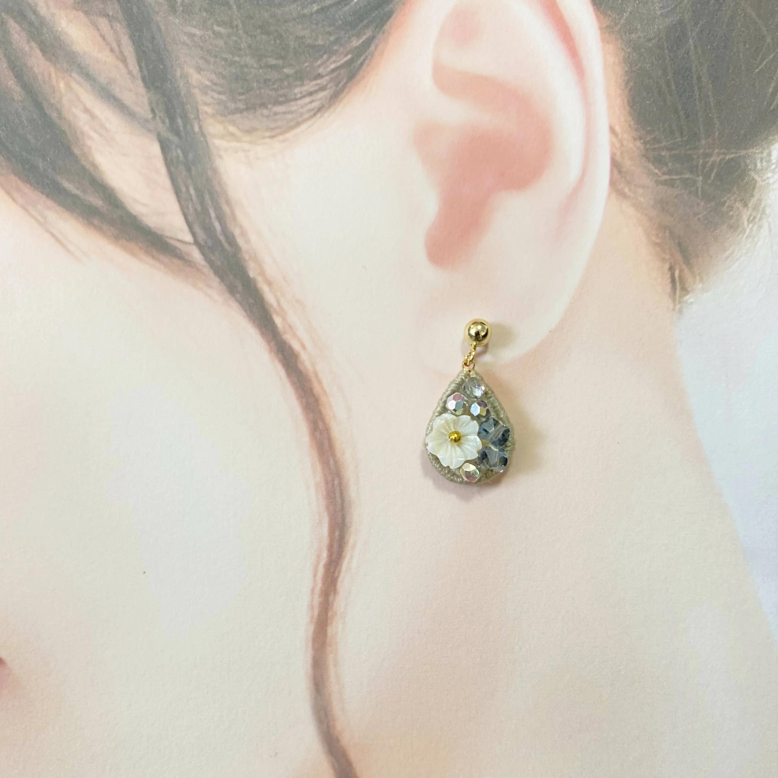 Pendant Crystal Embroidery Earrings (Waterdrop) - Image 5