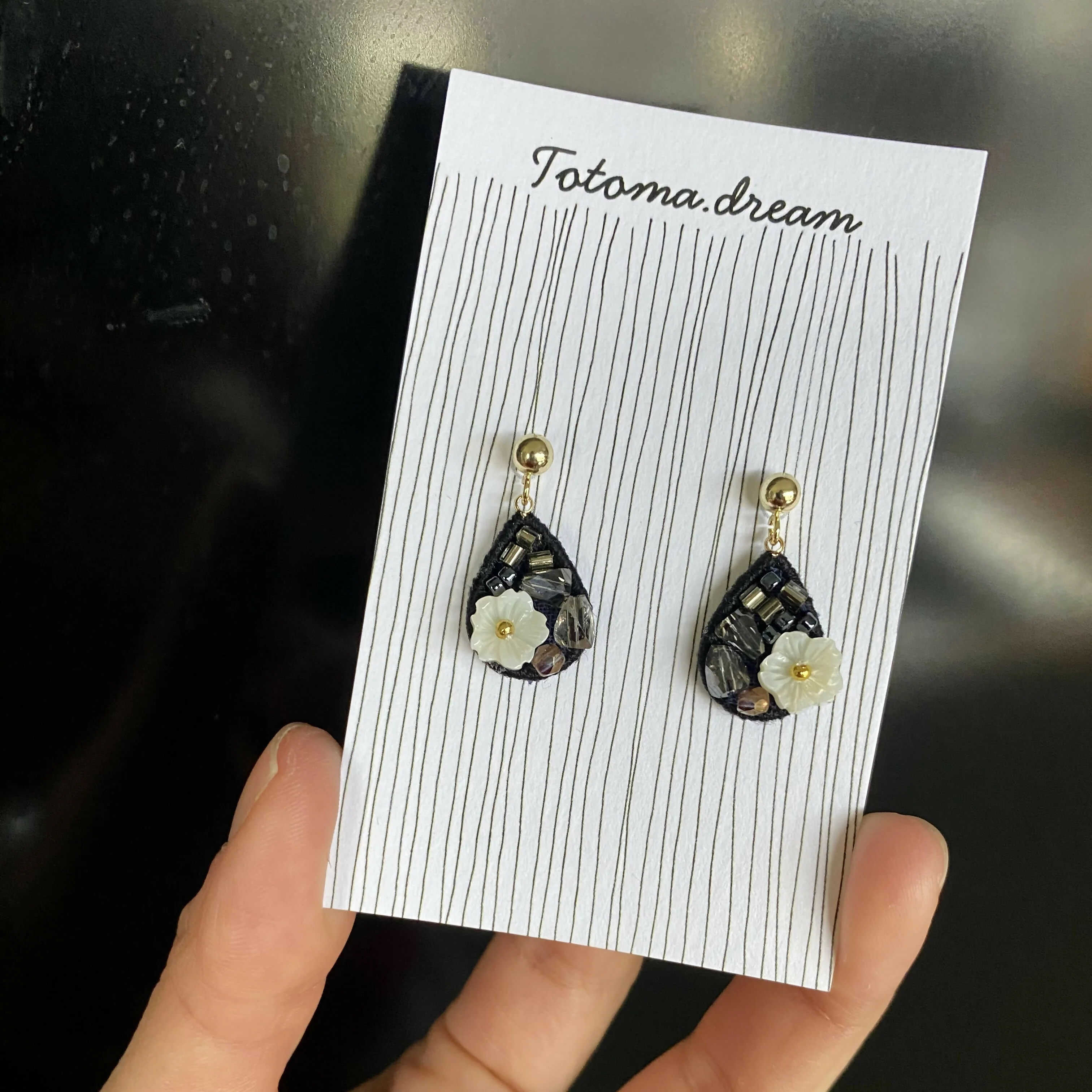 Pendant Crystal Embroidery Earrings (Waterdrop) - Image 8
