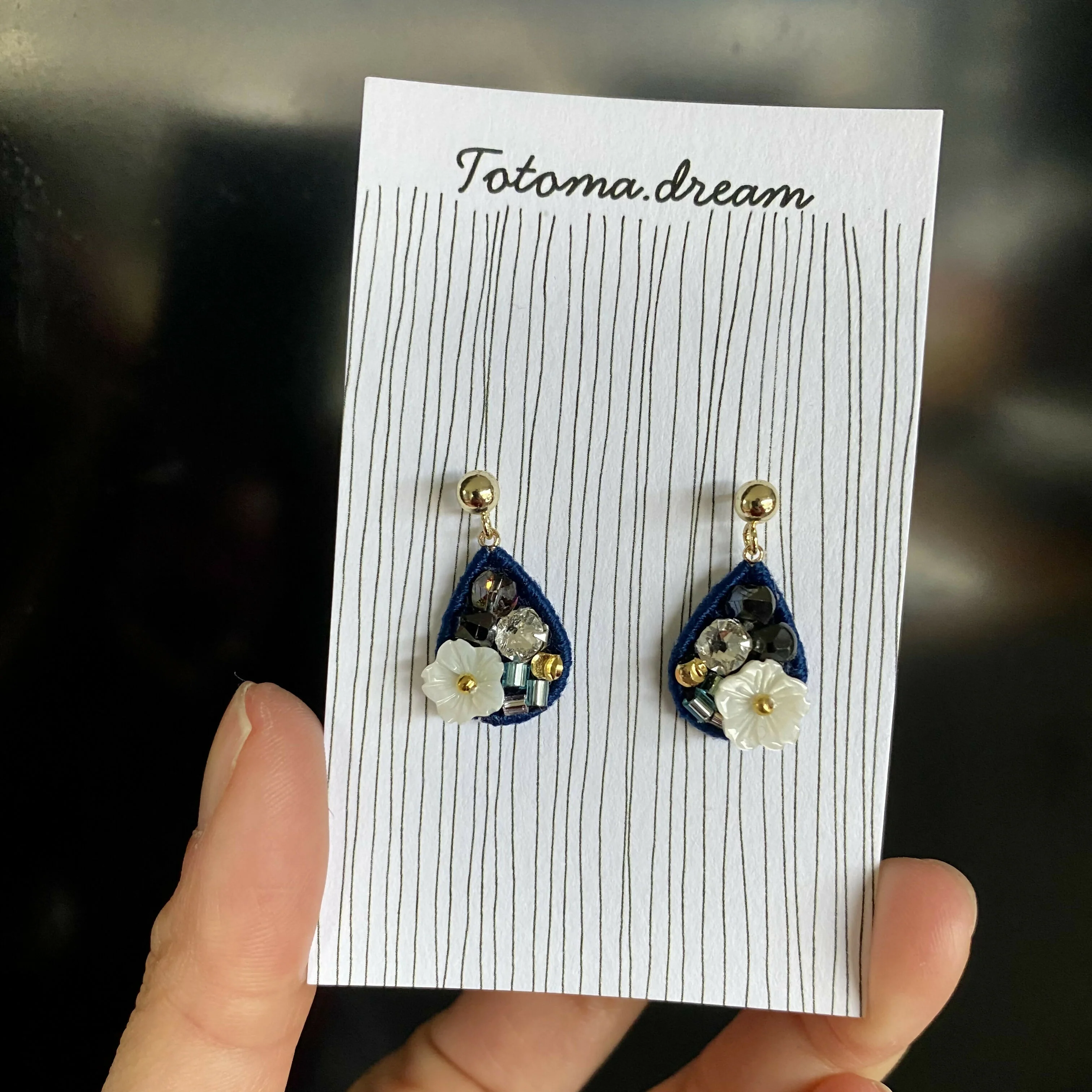 Pendant Crystal Embroidery Earrings (Waterdrop) - Image 9