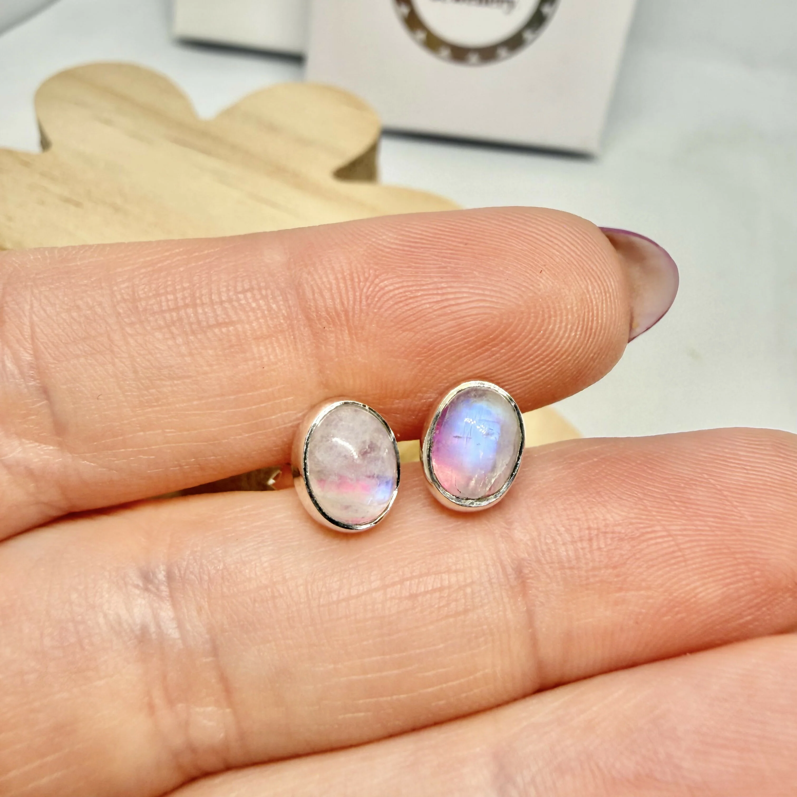 PINK MOONSTONE STUD EARRINGS - Image 3