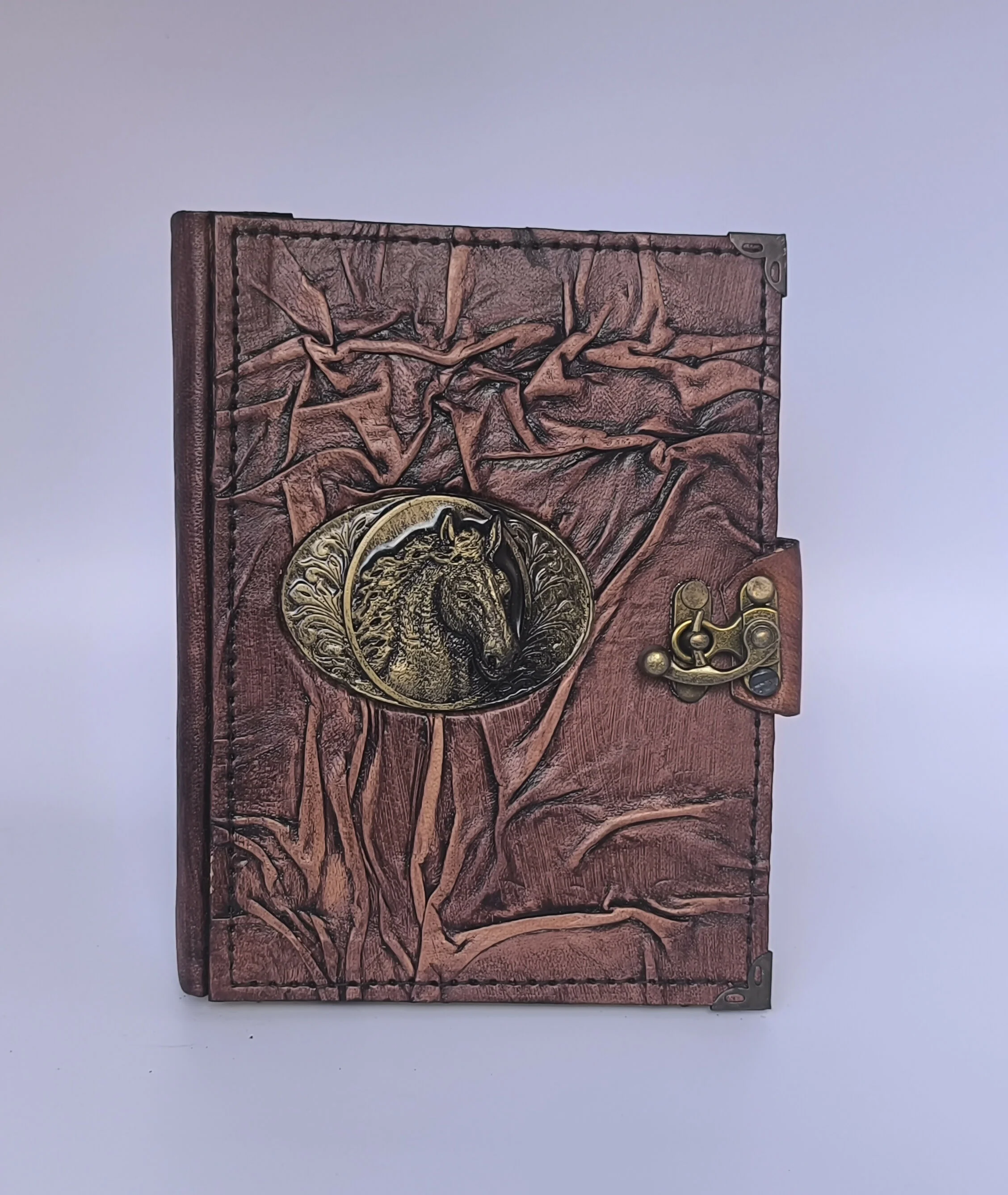 POLY NATURAL HORSE Medium Notebook with Plain Paper