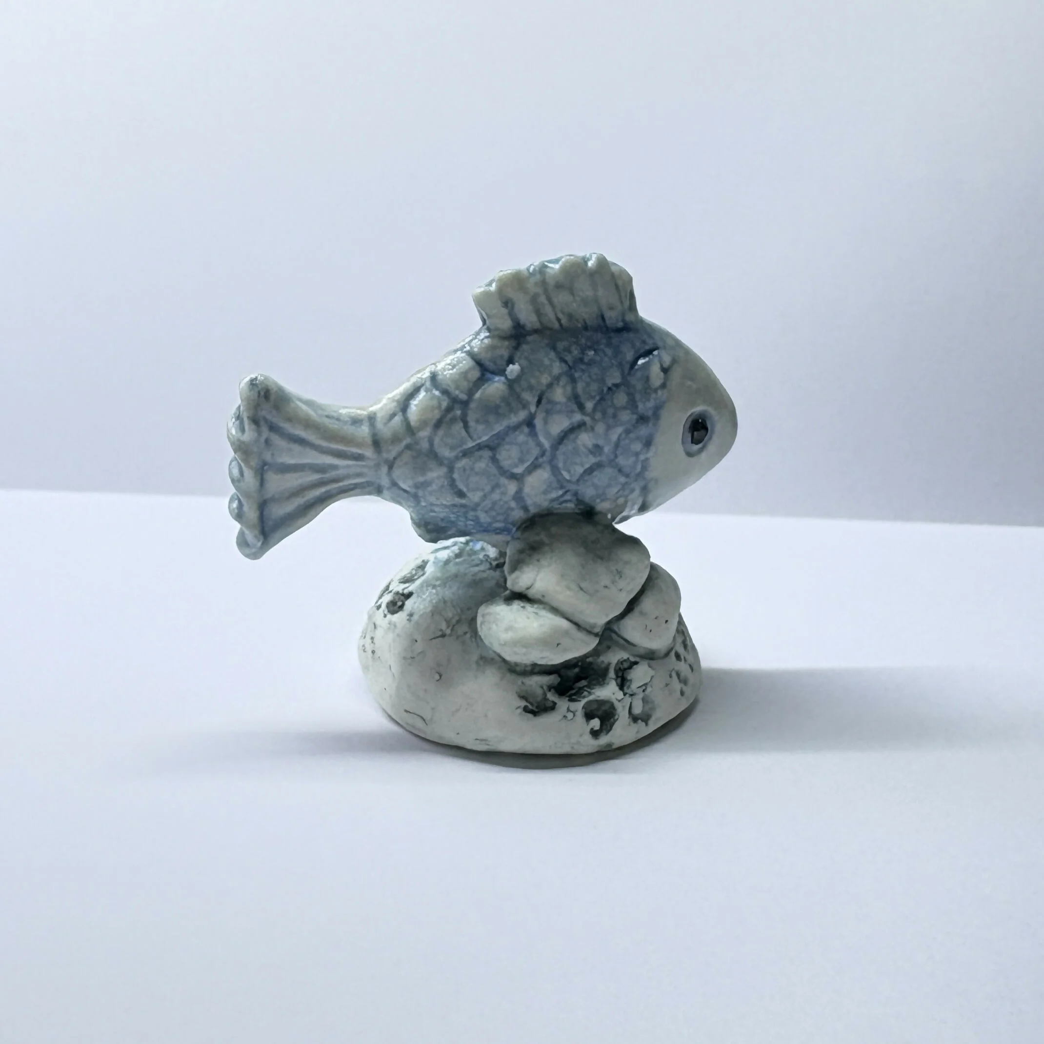 Porcelain Fish on Rock - Image 3