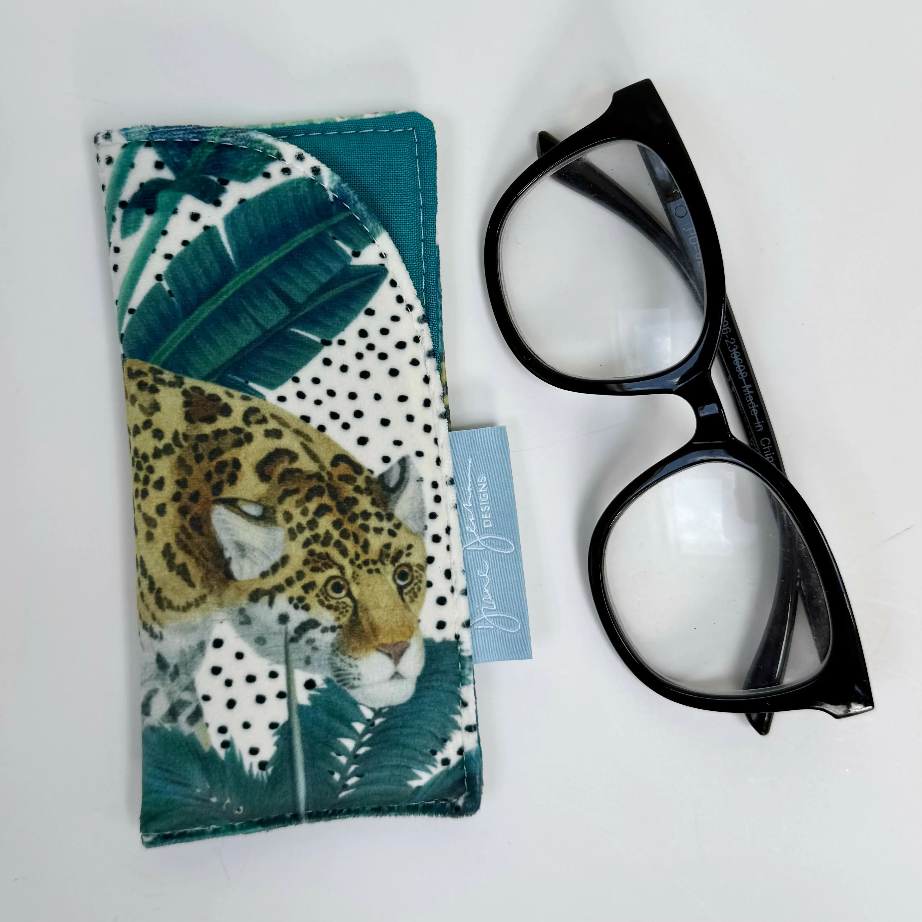 Premium Velvet Slip In Glasses Case - Image 4