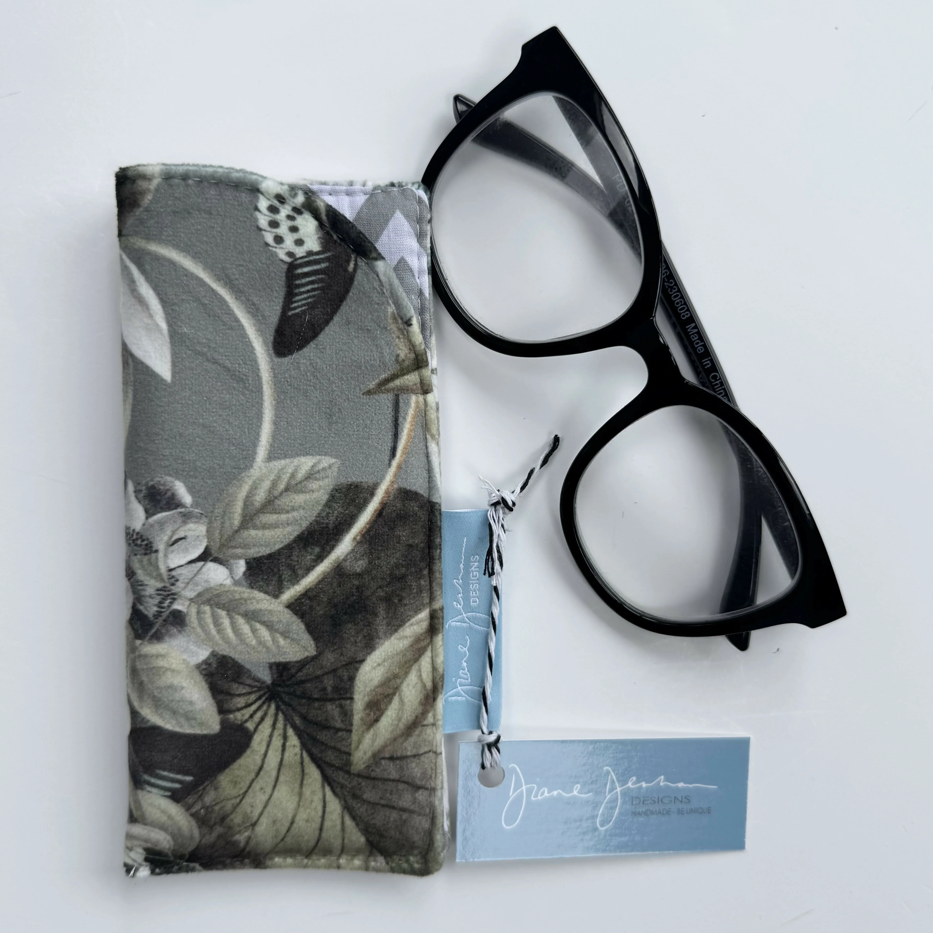 Premium Velvet Slip In Glasses Case - Image 7