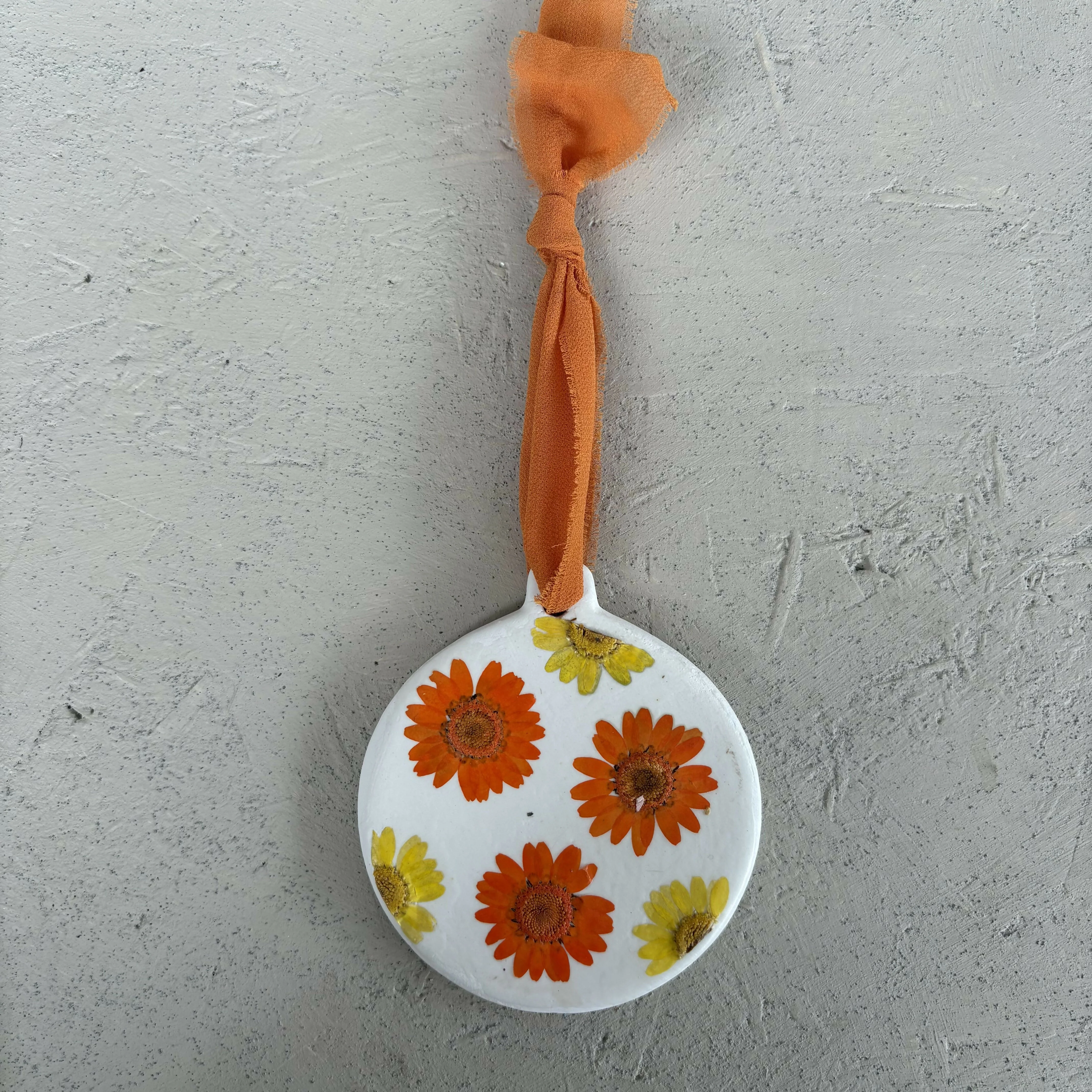 Pressed Flower Decoration - Image 2