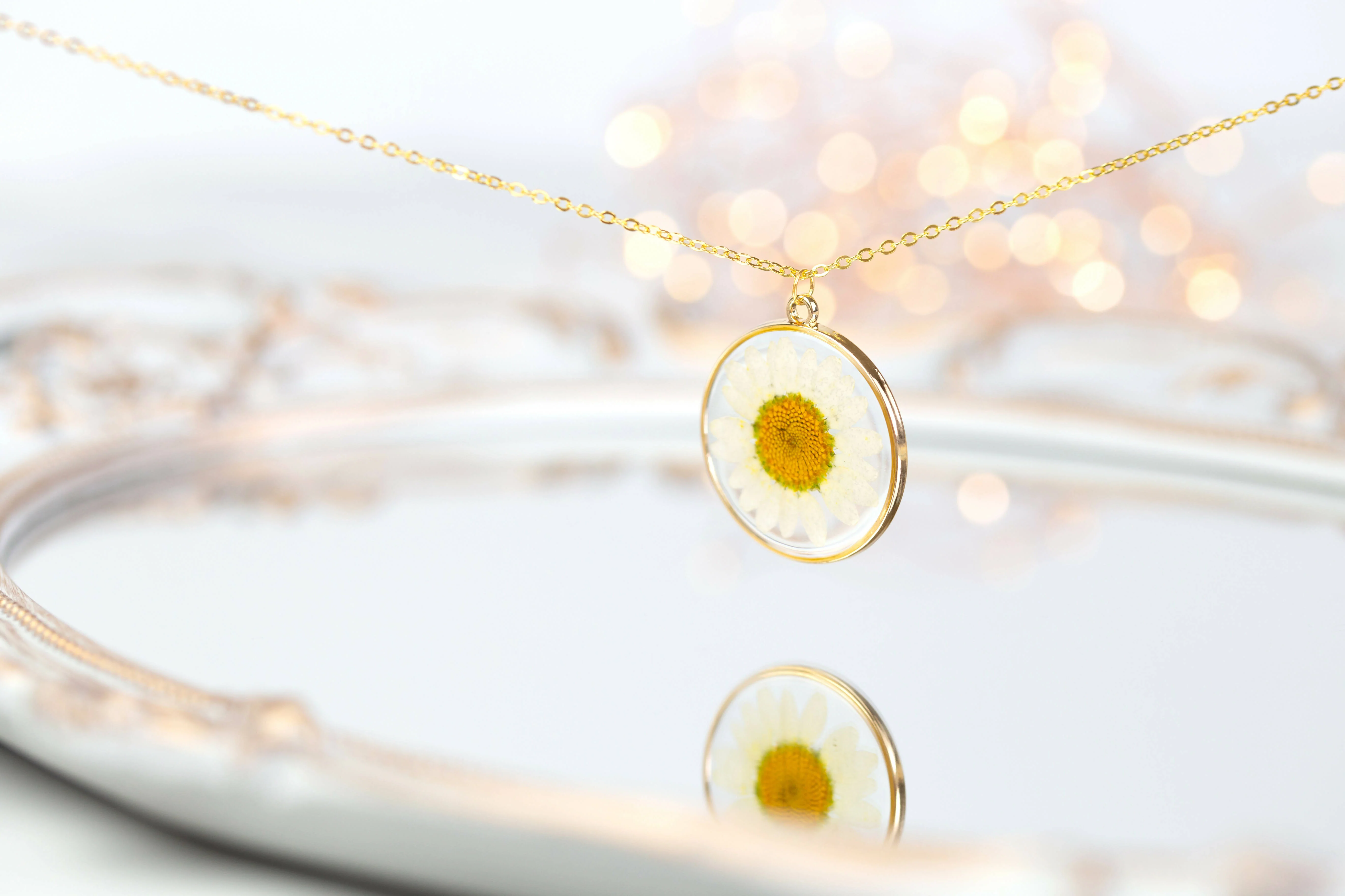 Real Daisy Necklace Gold Plated - Image 3