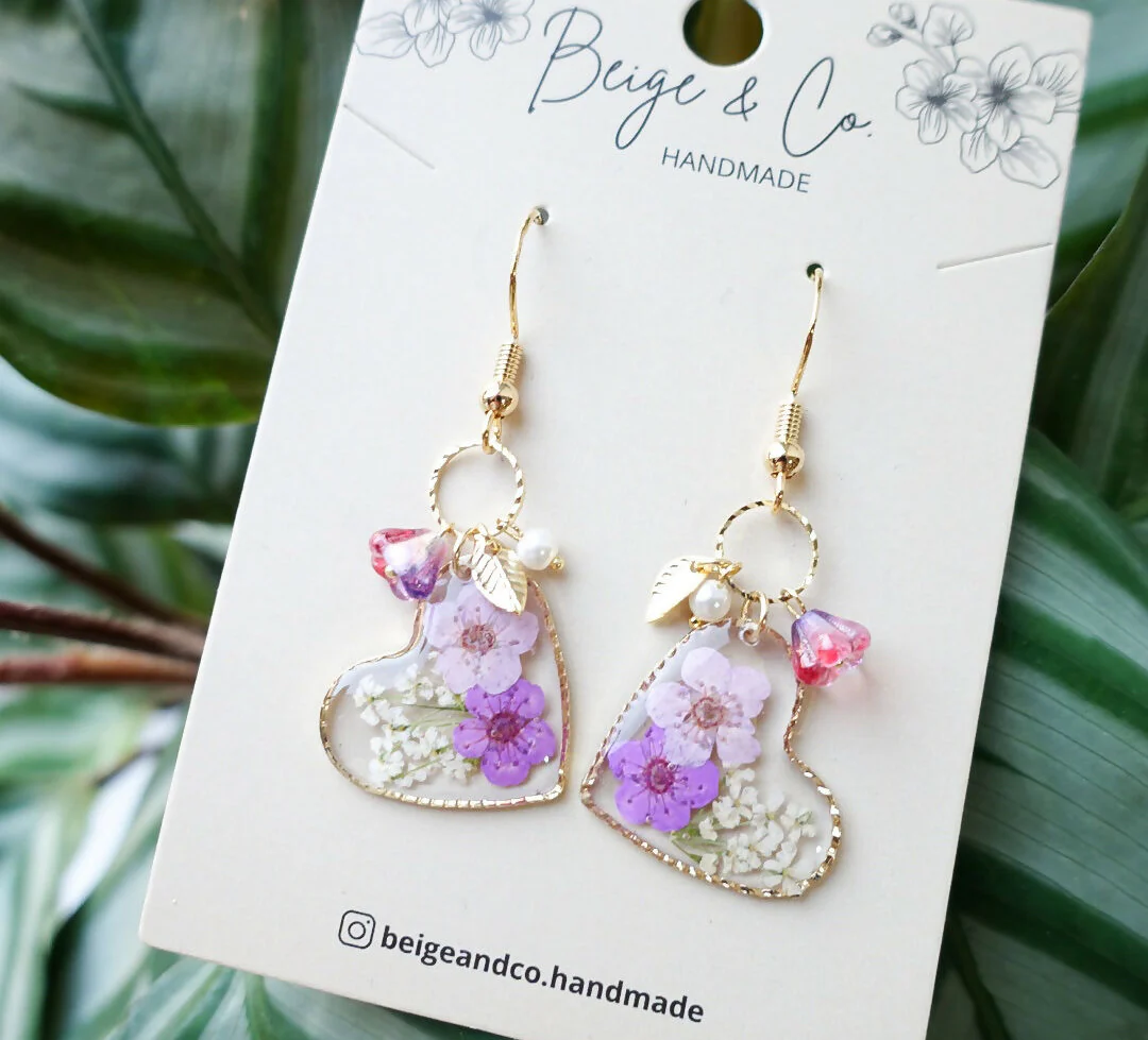 Real Flower Lady Heart Earrings - Image 3