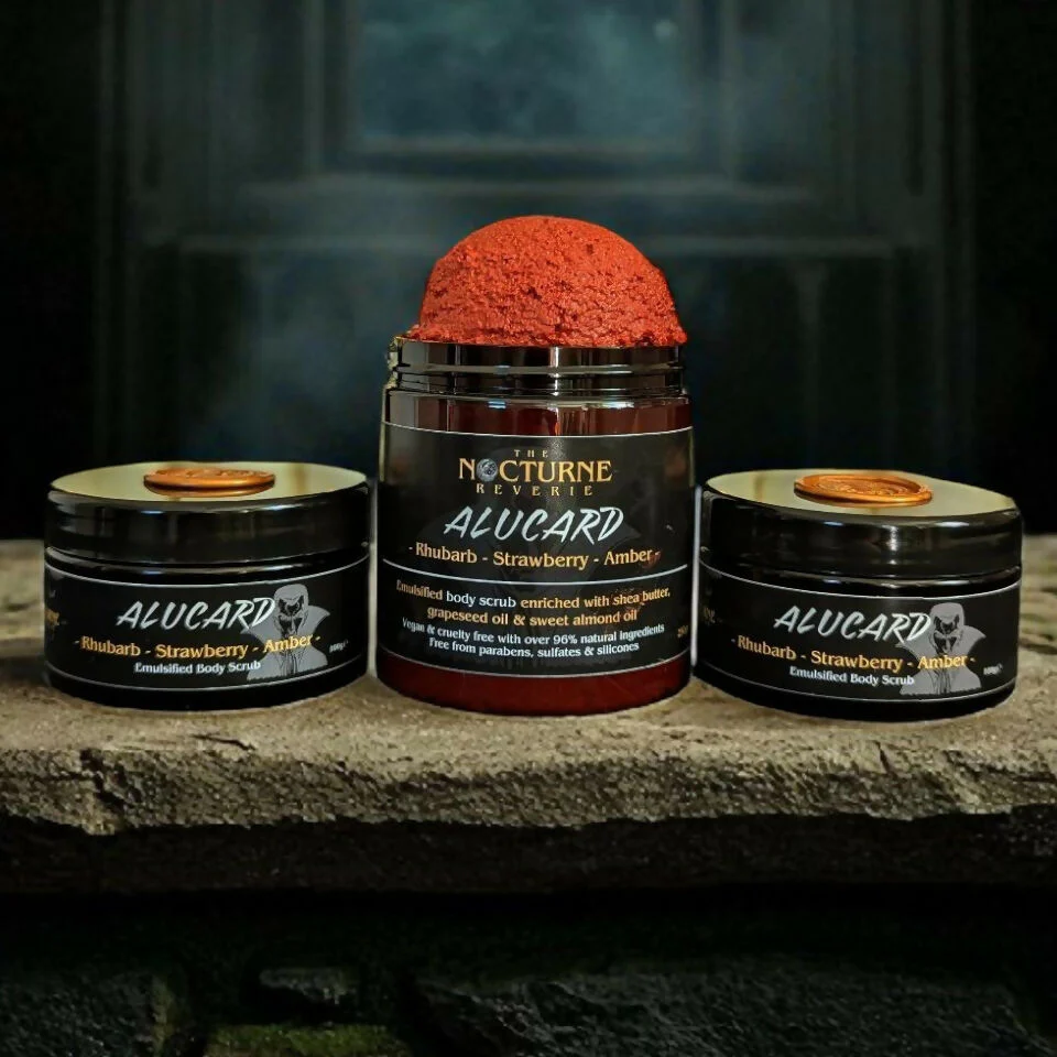 Rhubarb, Strawberry & Amber - Emulsified Sugar Body Scrub - Image 2
