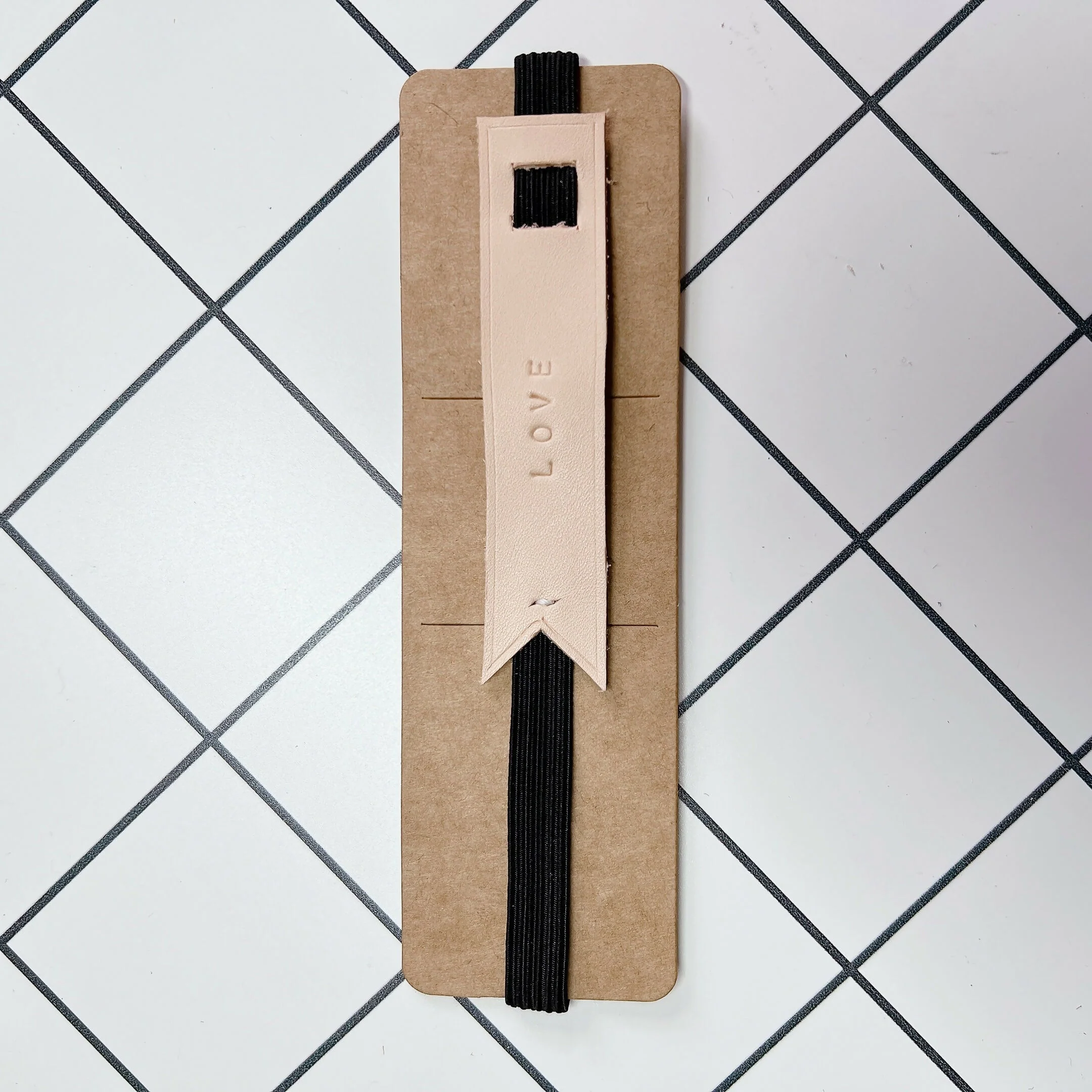 Rubber Strap Leather Elastic Bookmark - LOVE - Image 2
